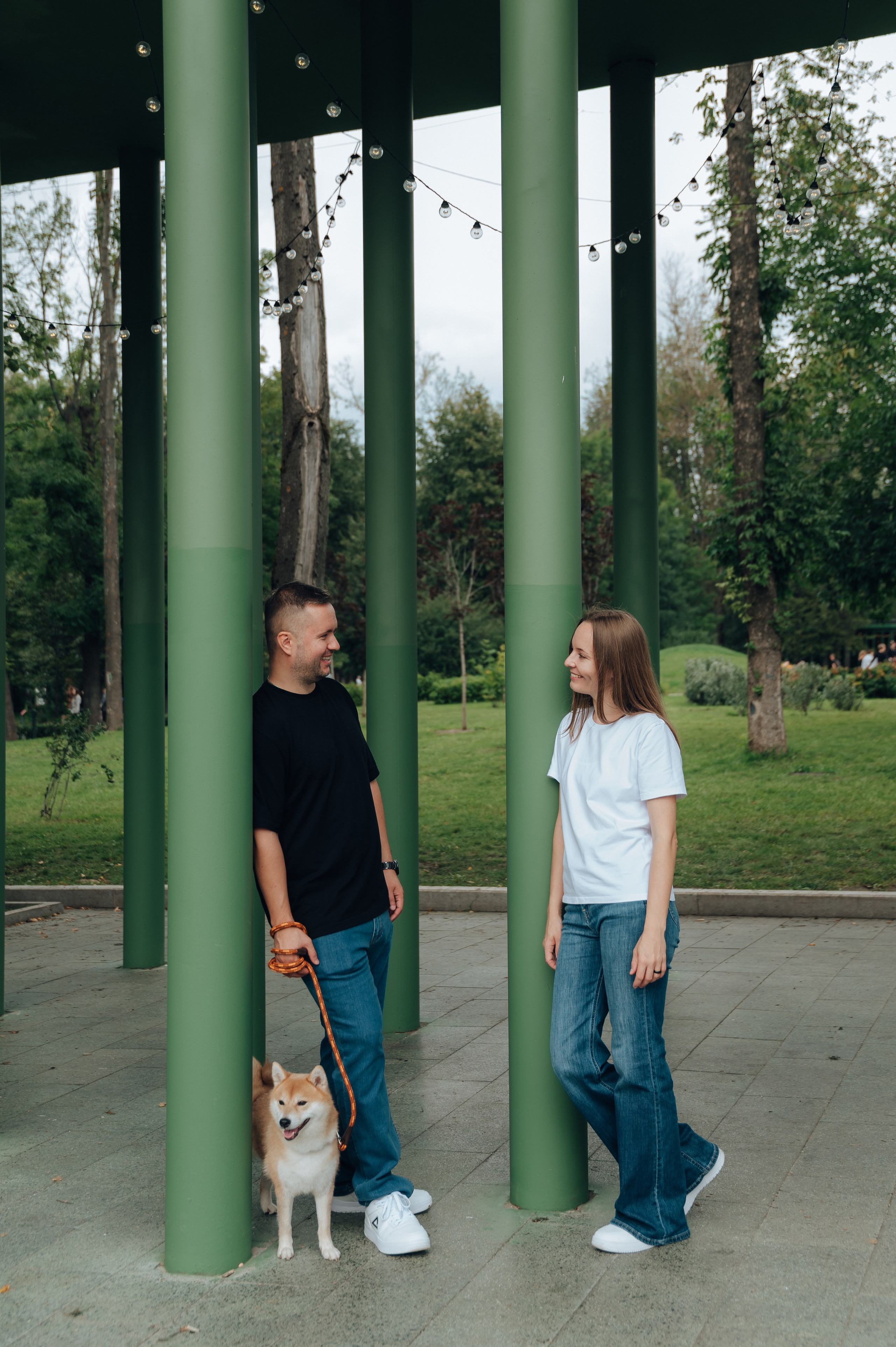 Трое в парке и меховой шар. Детский и семейный фотограф Катерина Мишина