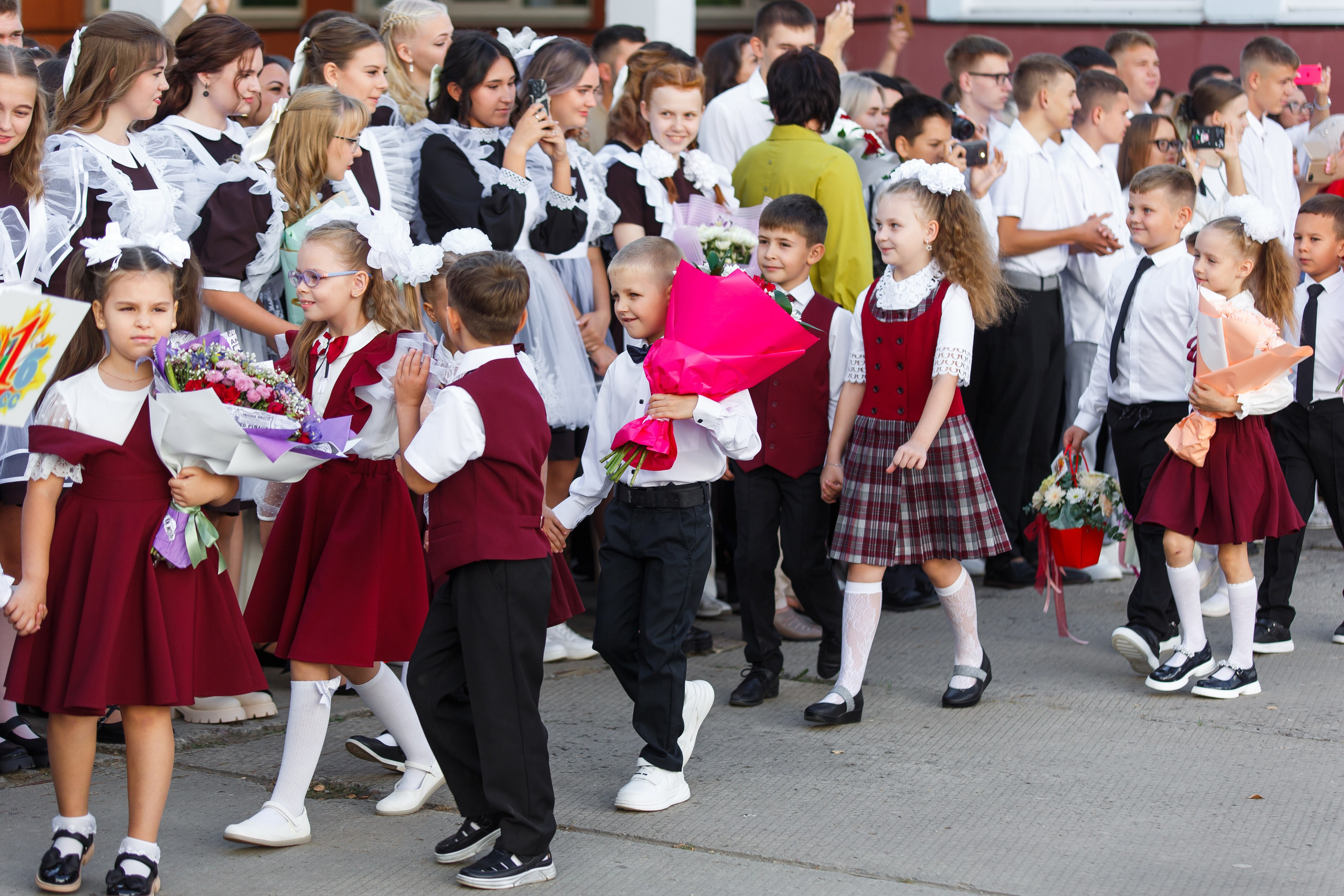 01 СЕНТЯБРЯ 2024 (МБОУ г. Мценска «Средняя школа № 9»). Профессиональный фотограф в Мценске и Орловской области