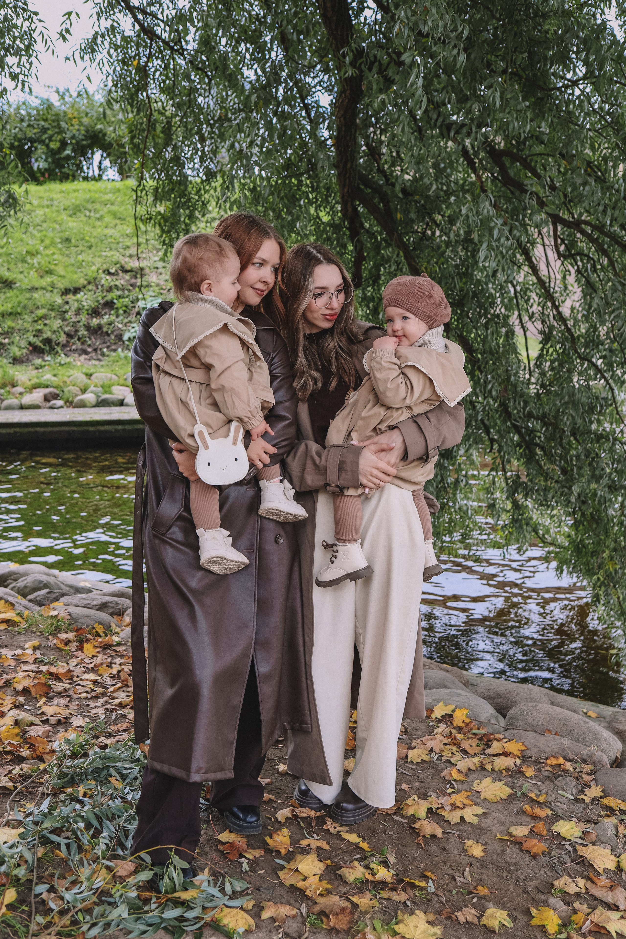 Мамы с дочками в осеннем парке. Фотограф Олеся Беляева | Санкт-Петербург и Ленобласть