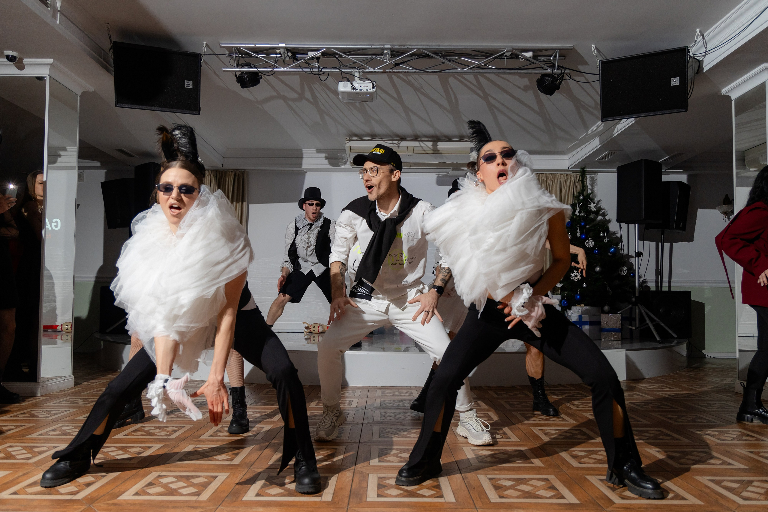 Корпоративная фотосъемка для кафе GARAGE | Новый год 2025 | Минск. Свадебный фотограф в Минске/Беларуси Сергей Спиридонов