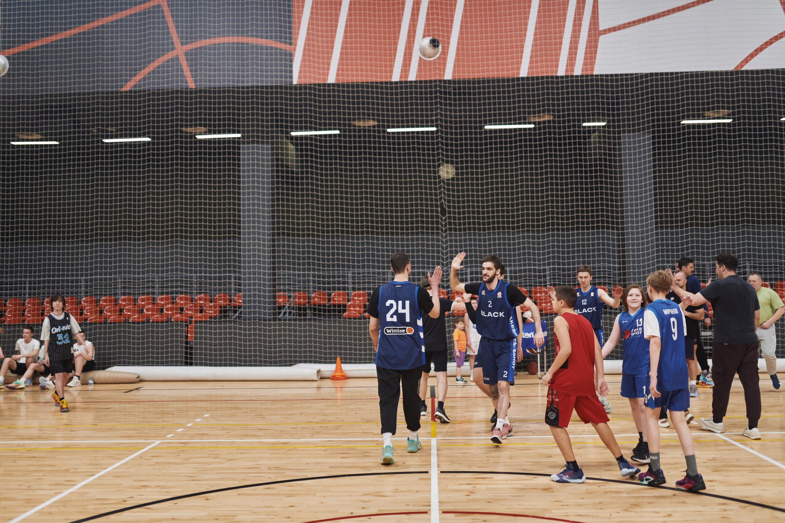 Новогодний баскетбол 2025. Детская лига. Евгений Бреча. Коммерческий и бэкстейдж фотограф в Москве