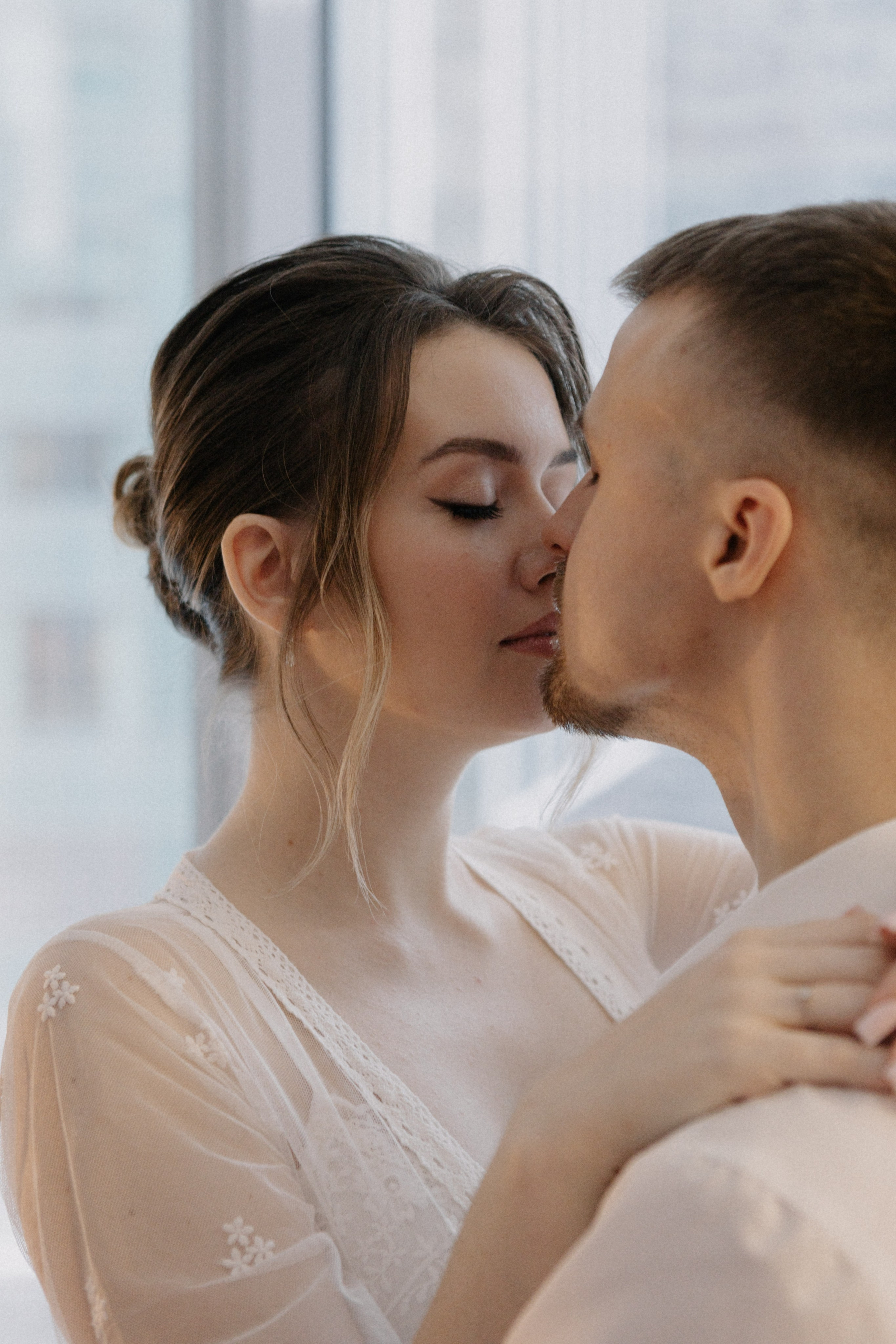 Ксюша и Илья. Утро в отеле роспись в Birds. Свадебный и портретный фотограф в Москве Анастасия Масюк