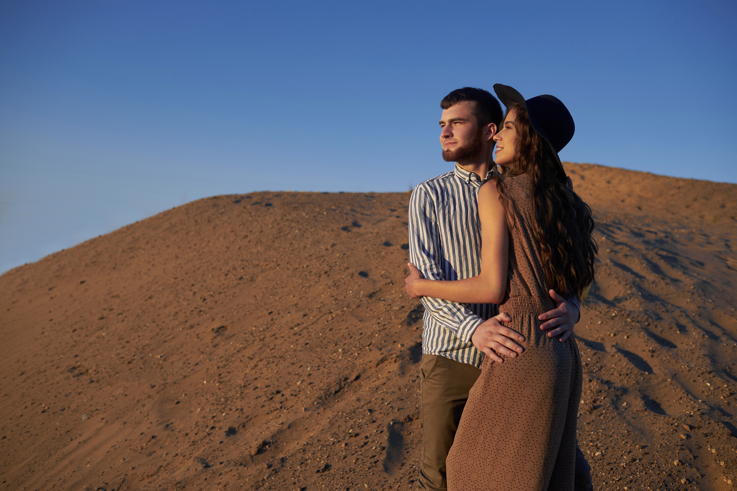 Пустыня в Кирове? Ну в целом идеальная локация для LoveStory фотосесси. Александр Прозоров фотограф в Кирове