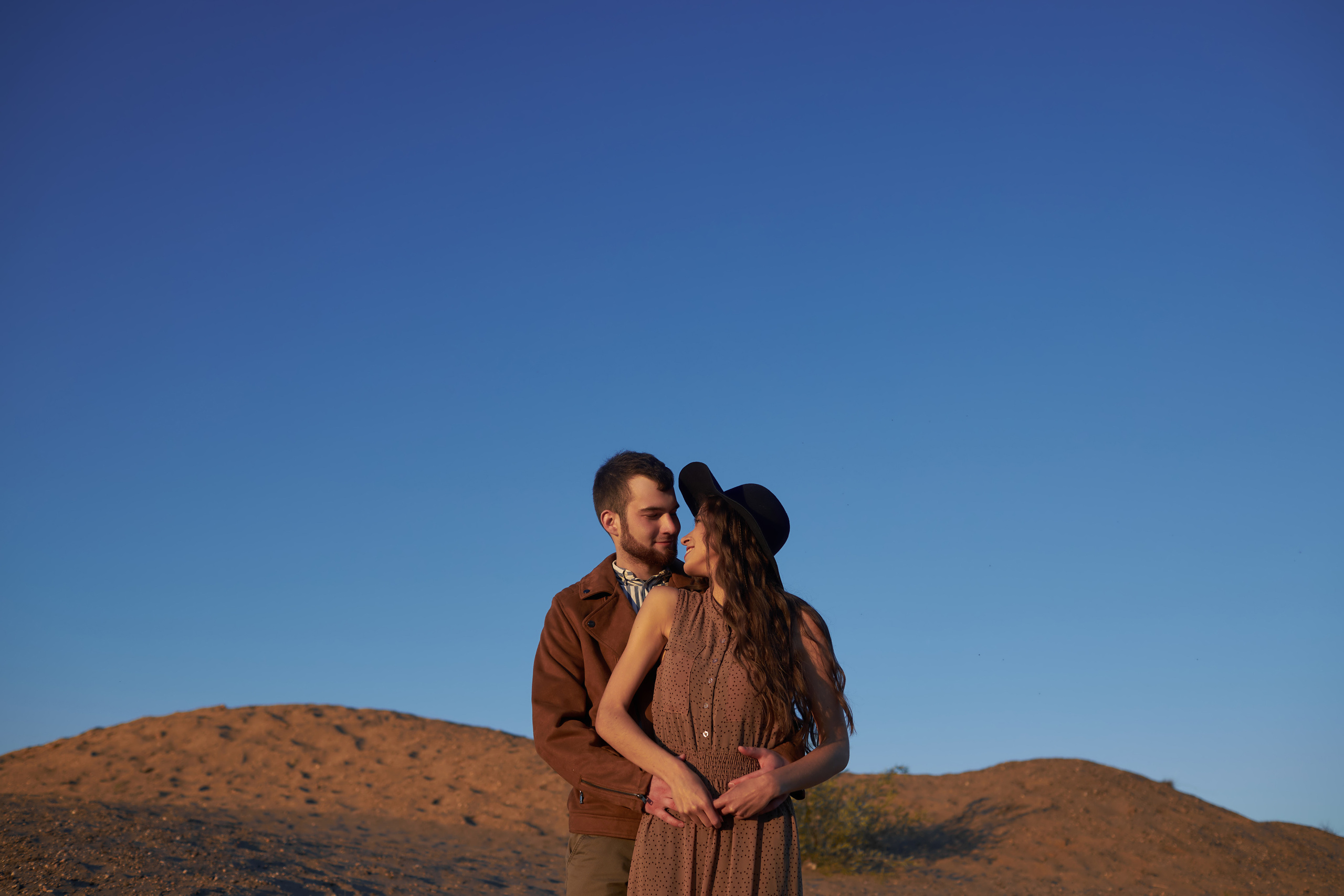 Пустыня в Кирове? Ну в целом идеальная локация для LoveStory фотосесси. Александр Прозоров фотограф в Кирове