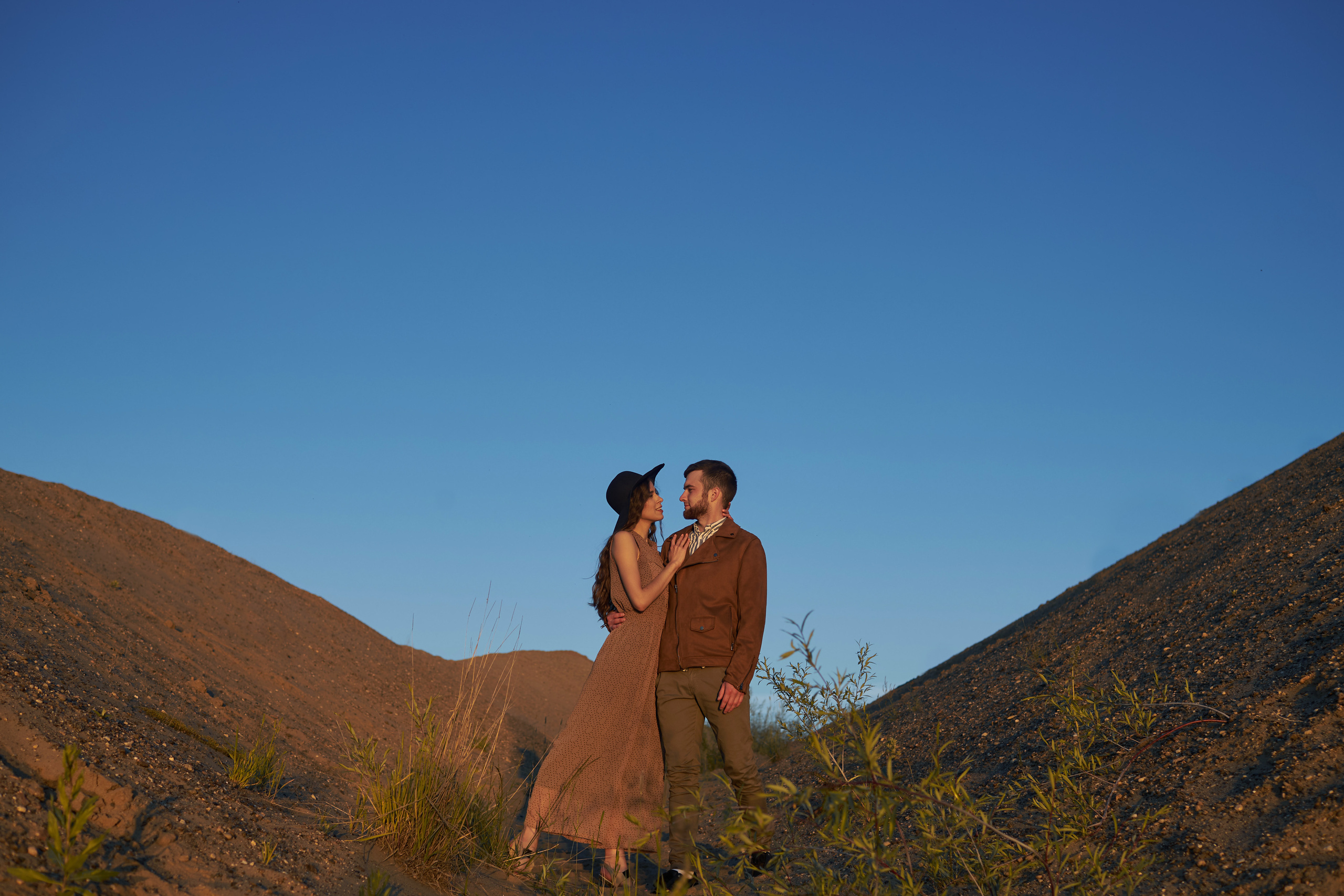 Пустыня в Кирове? Ну в целом идеальная локация для LoveStory фотосесси. Александр Прозоров фотограф в Кирове