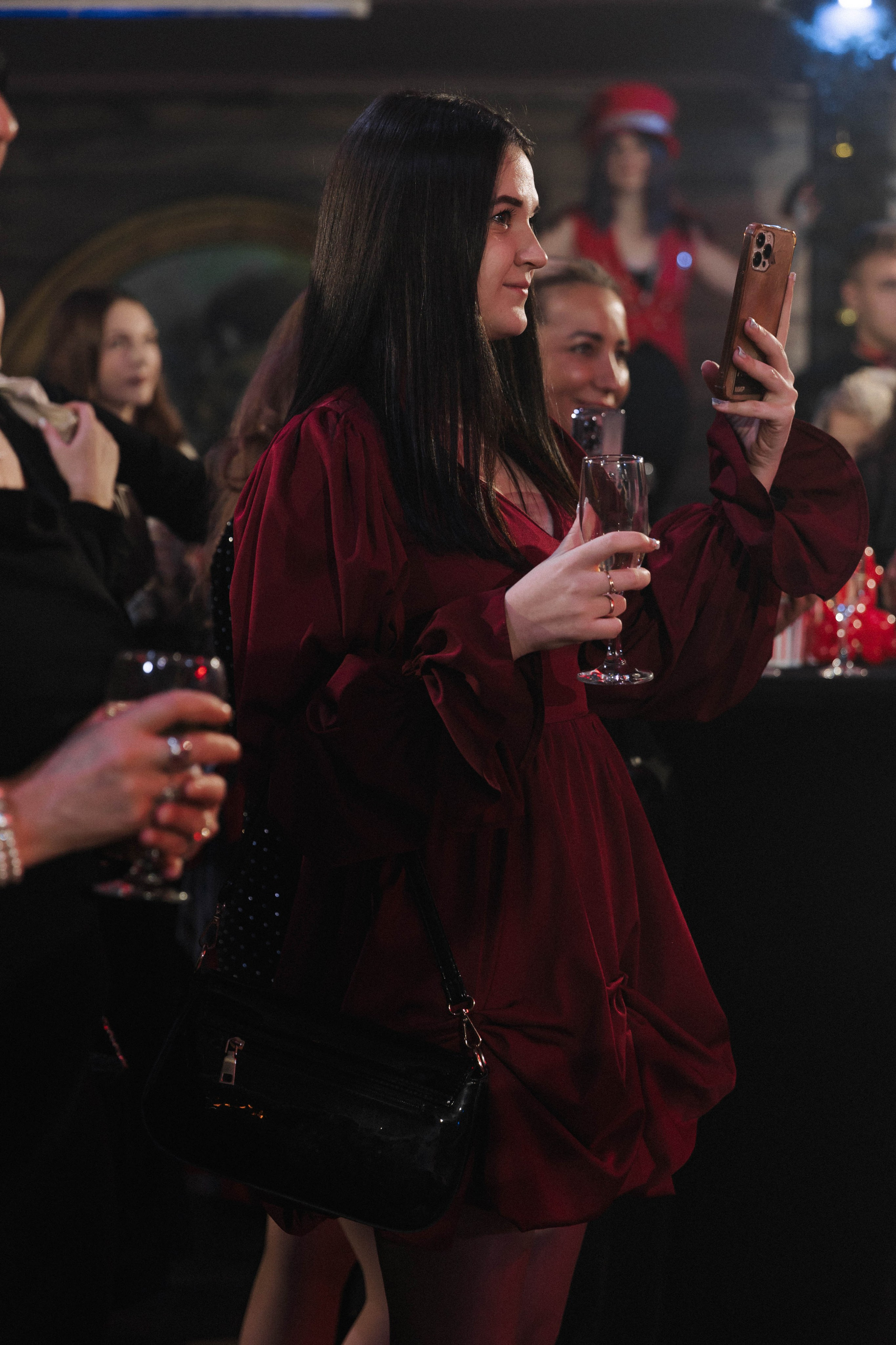 Совкомбанк Circus. Э Т О М Ы