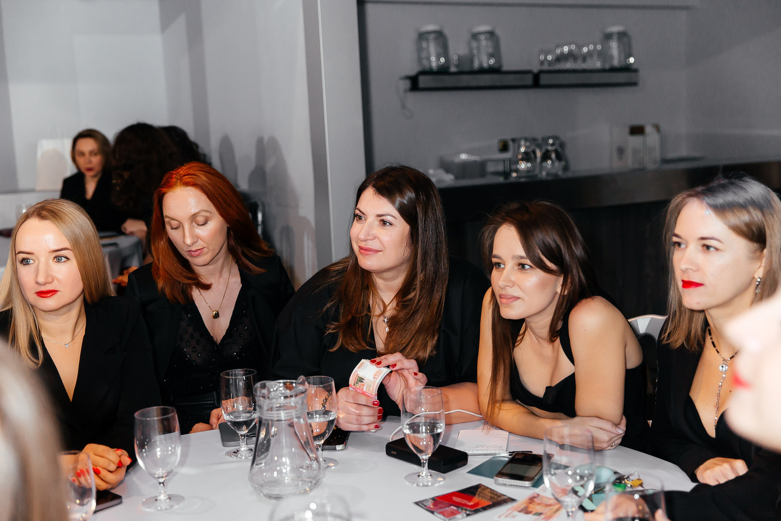 Фотозона+выступление спикеров. Фотограф в Красноярске Надежда Воскресенская