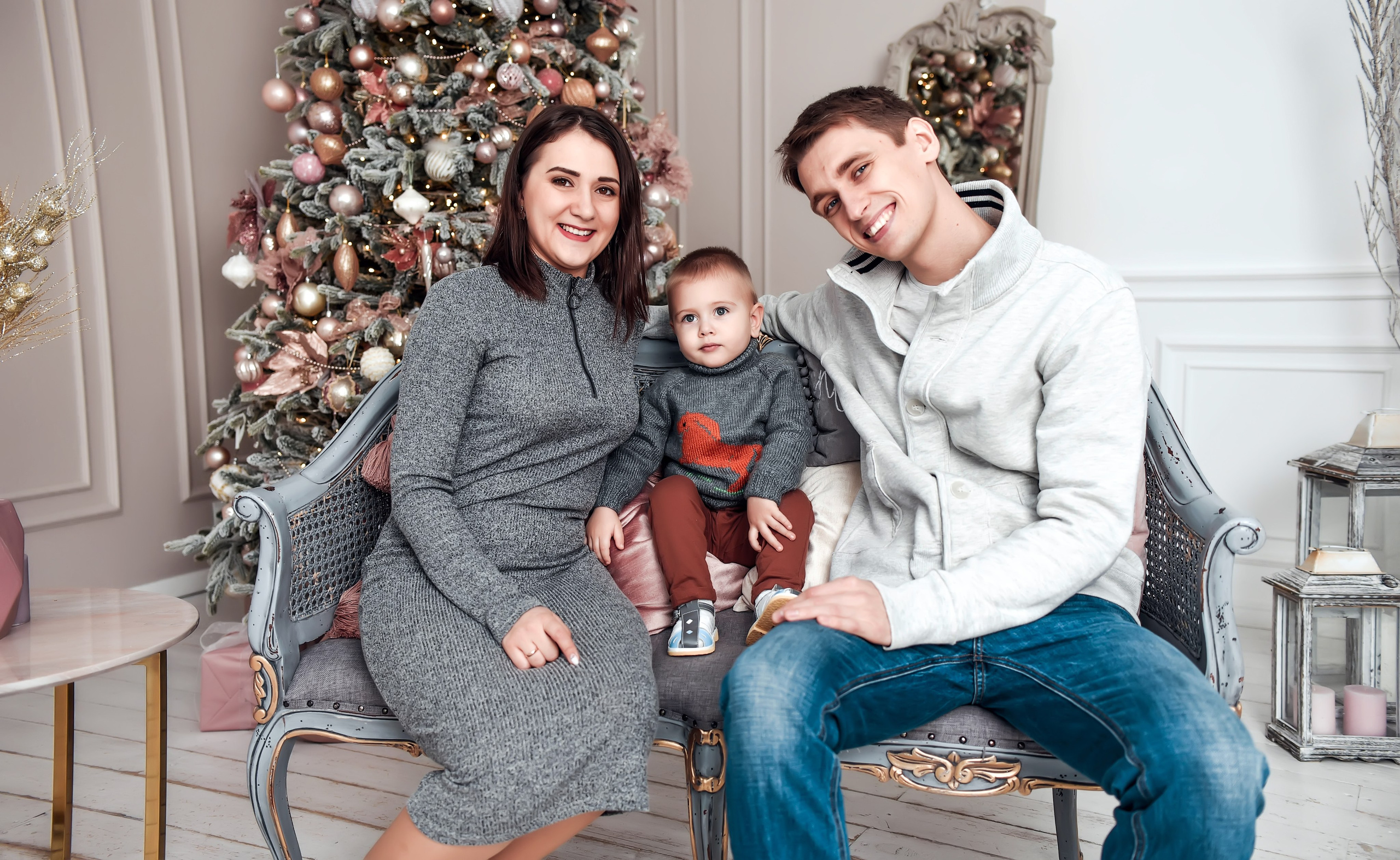 Новогодняя семейная. Свадебный, семейный, детский, контент фотограф в Омске Максим Ильин
