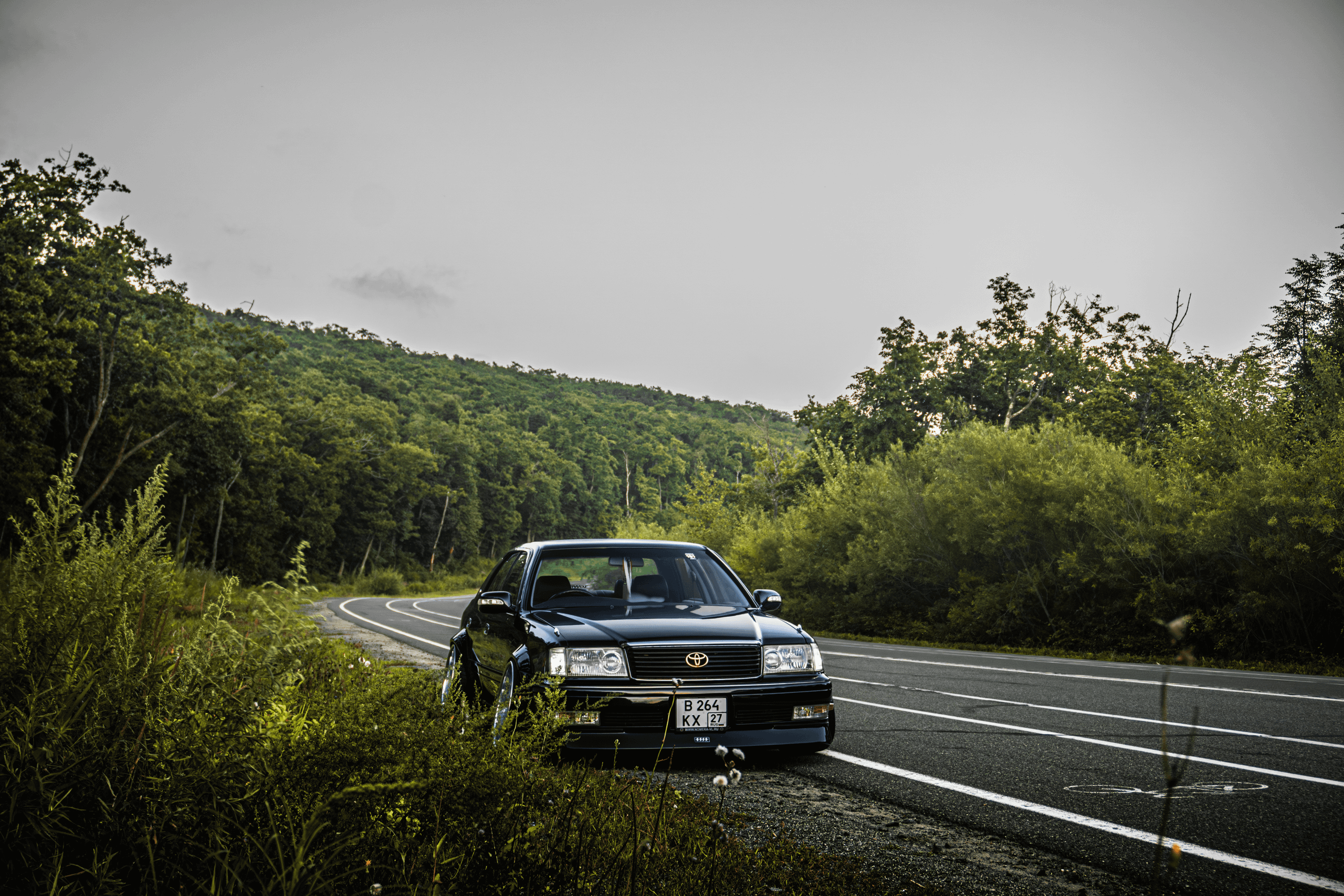 Toyota Crown S155: бриллиант в стенс-короне Владивостока