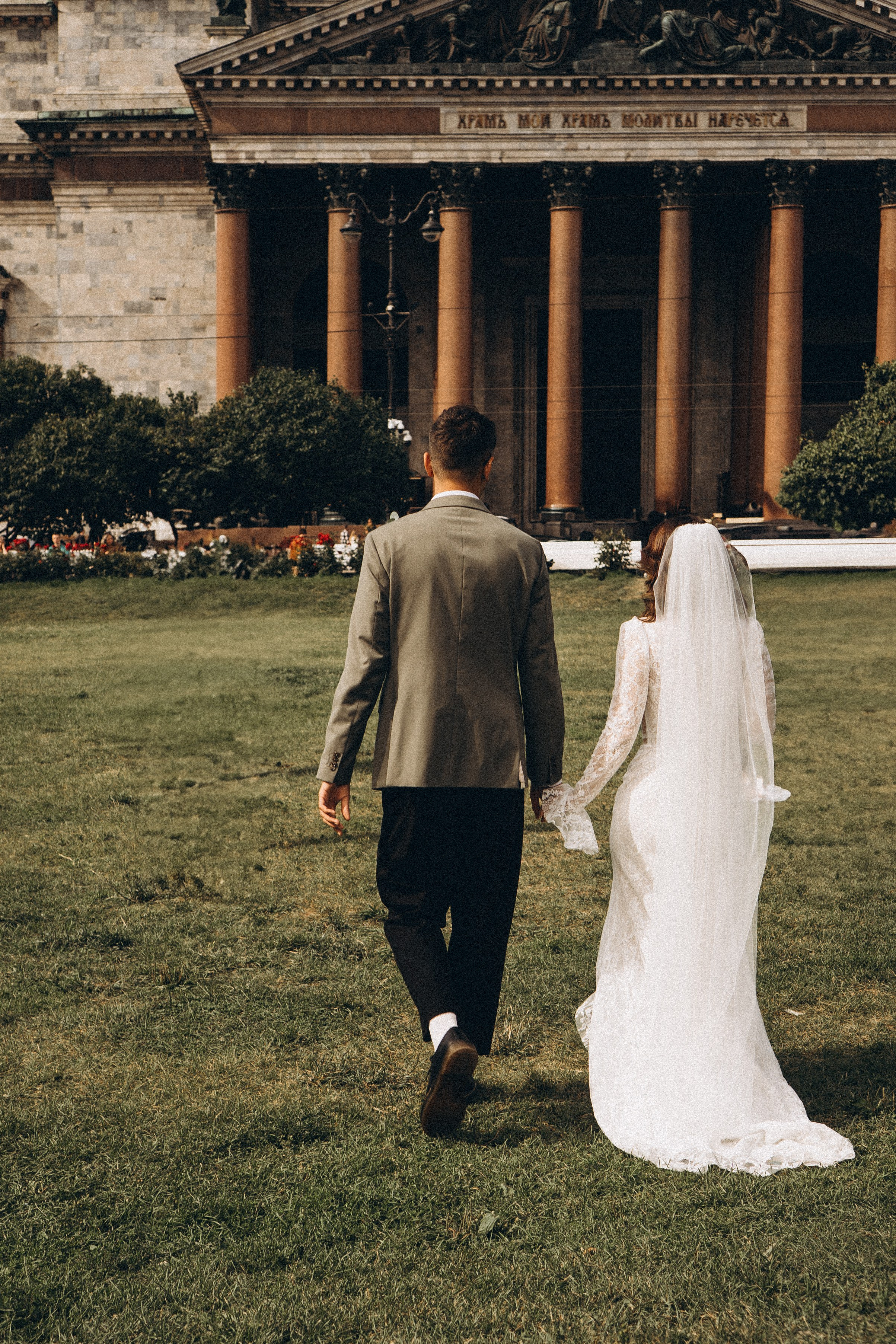 СВАДЕБНАЯ ПРОГУЛКА ВОЗЕ ИСАИКЕВСКОГО СОБОРА АСТОРИИ И ЗАКОНОДАЛЕТНОГО СОБРАНИЯ. Профессиональный фотограф, Санкт-Петербург — Виктория Богомолова