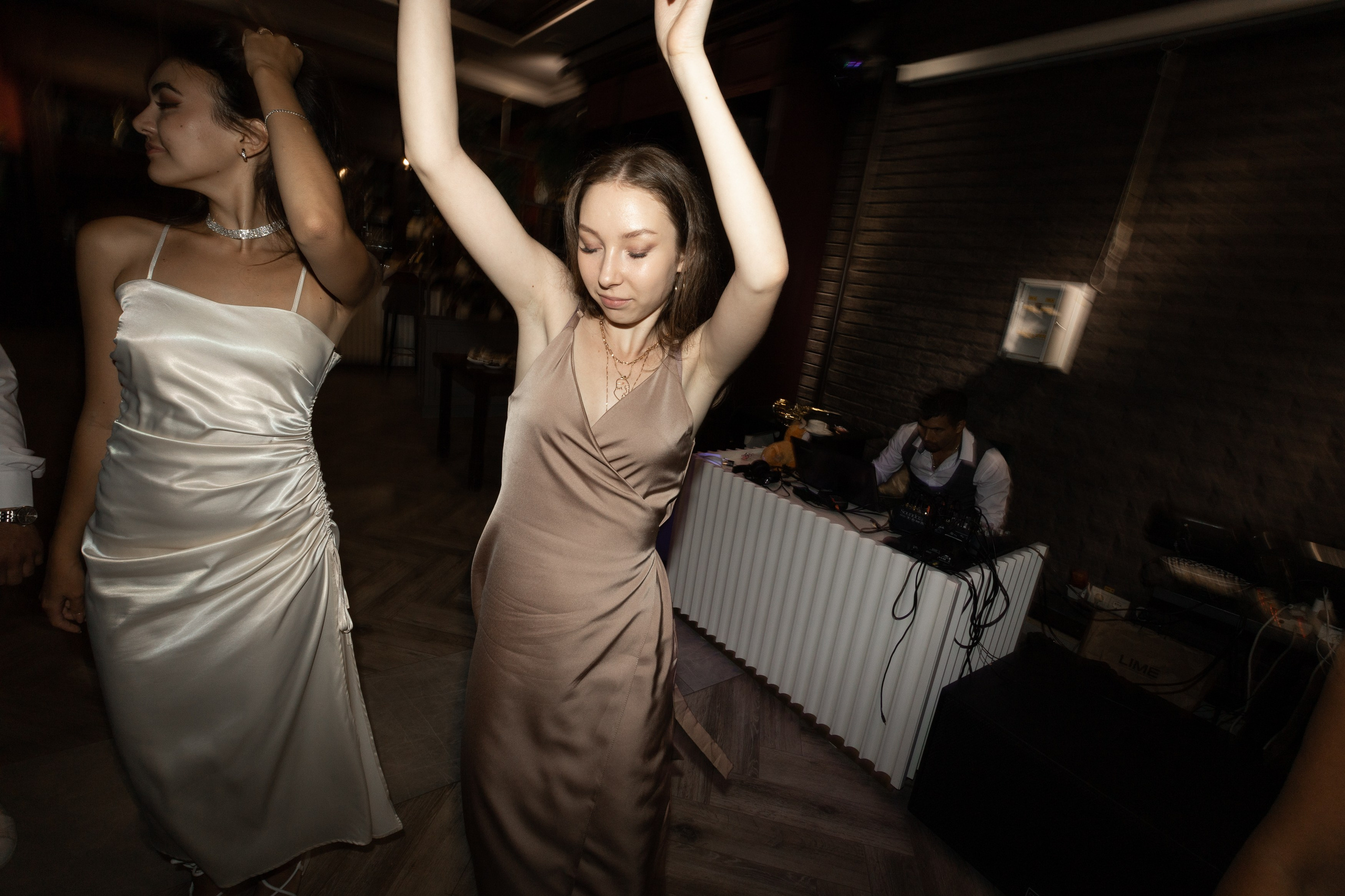 Свадебный фотограф Уфа — Руслан ГабдлисламовЖивые эмоции, красивые кадры, воспоминания на всю жизнь.Работаю по всей Республике Башкортоста. Свадебный фотограф Уфа Руслан Габдлисламов