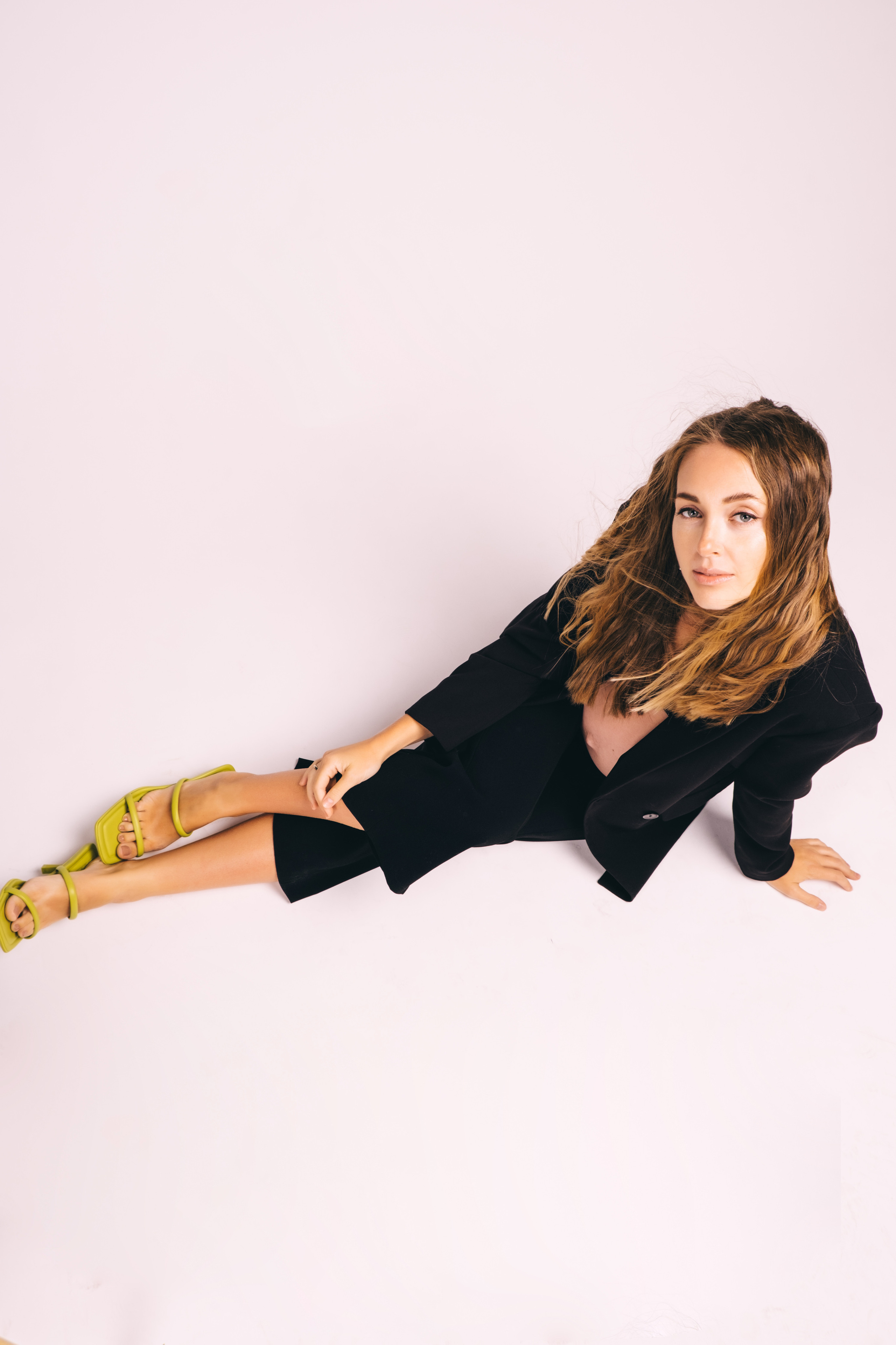 Студия девочки. Не смотри на других, смотри внутрь себя