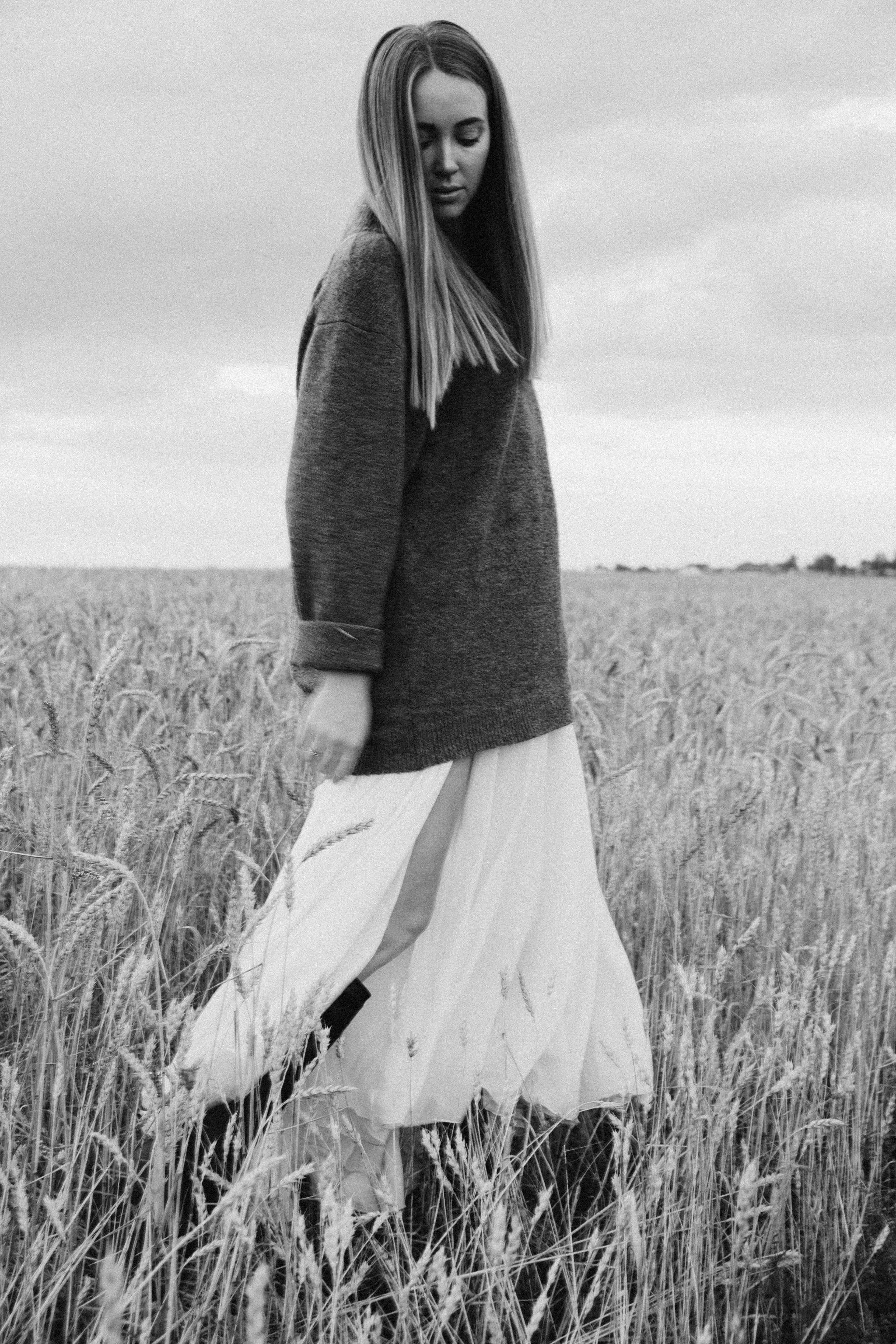 Марина. Не смотри на других, смотри внутрь себя