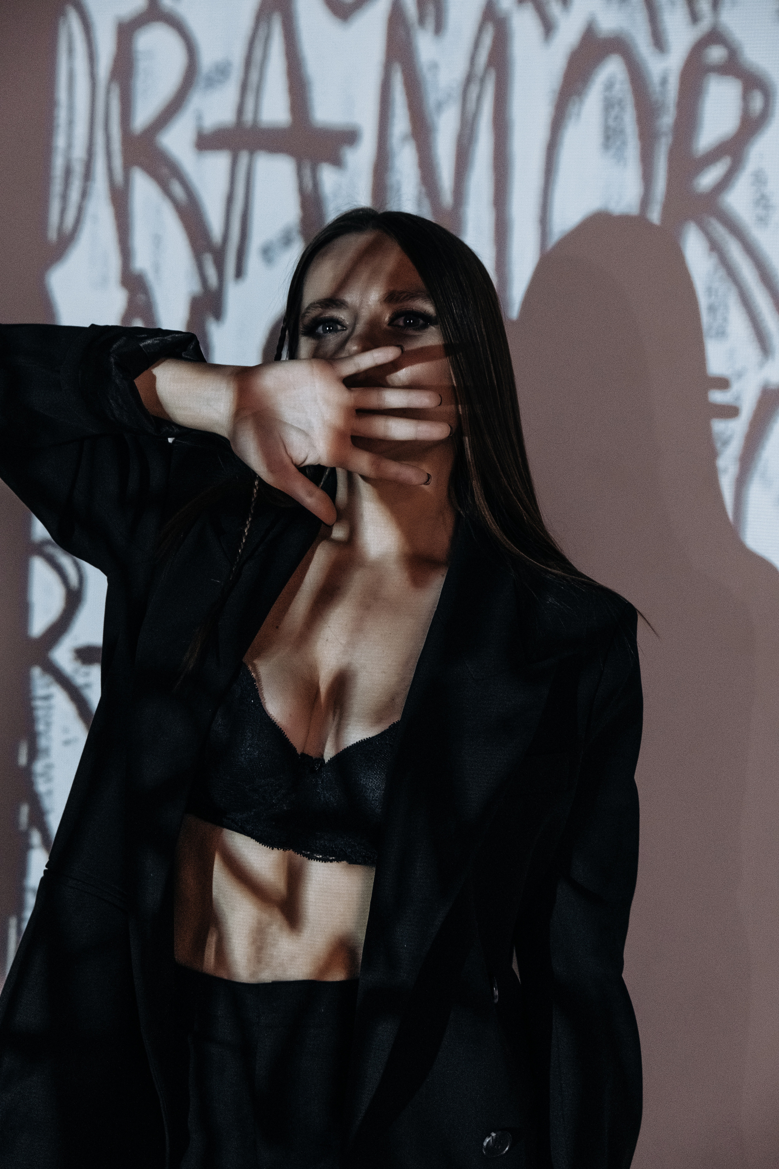 Даша. Не смотри на других, смотри внутрь себя