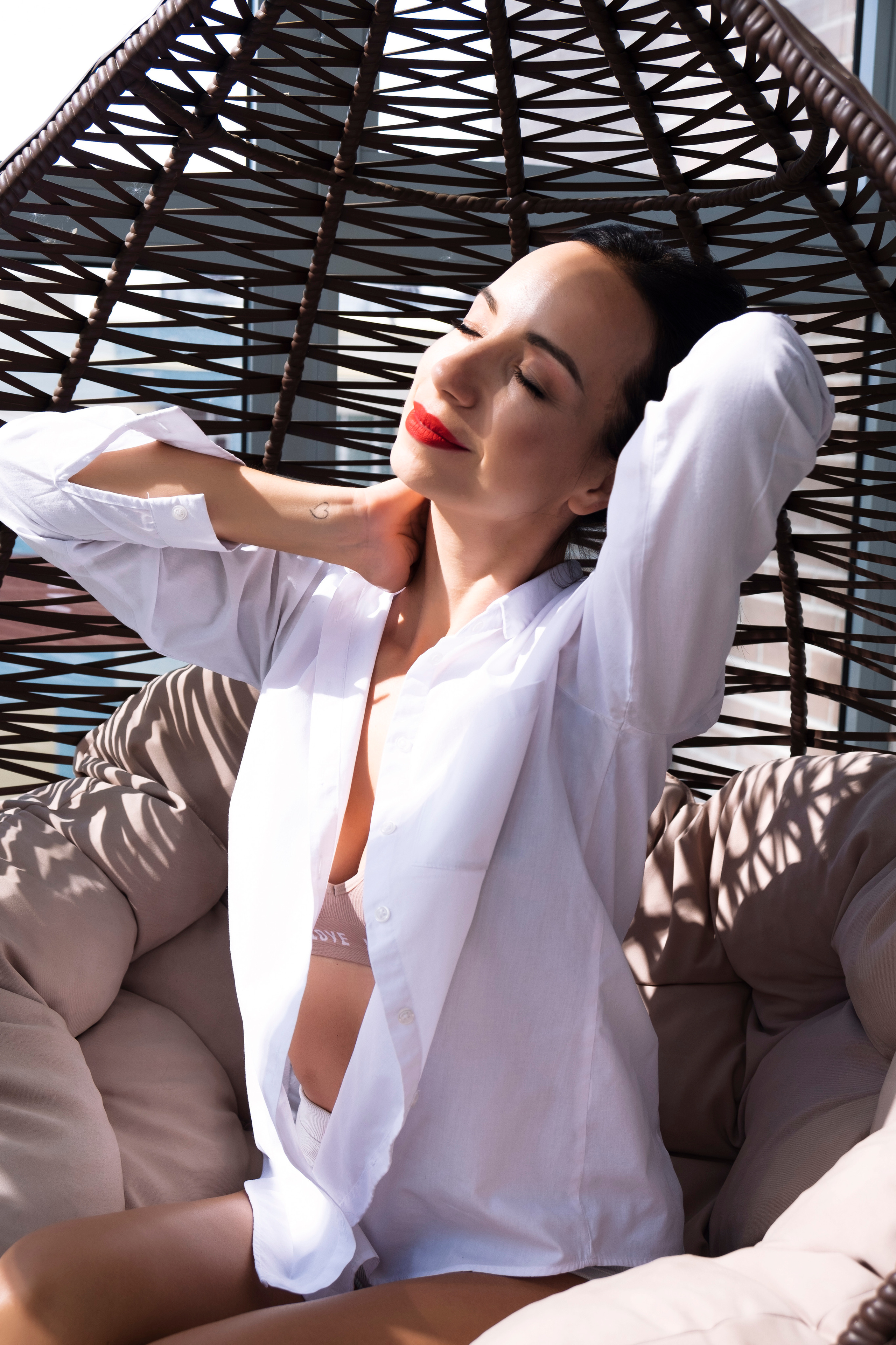 Натали. Не смотри на других, смотри внутрь себя