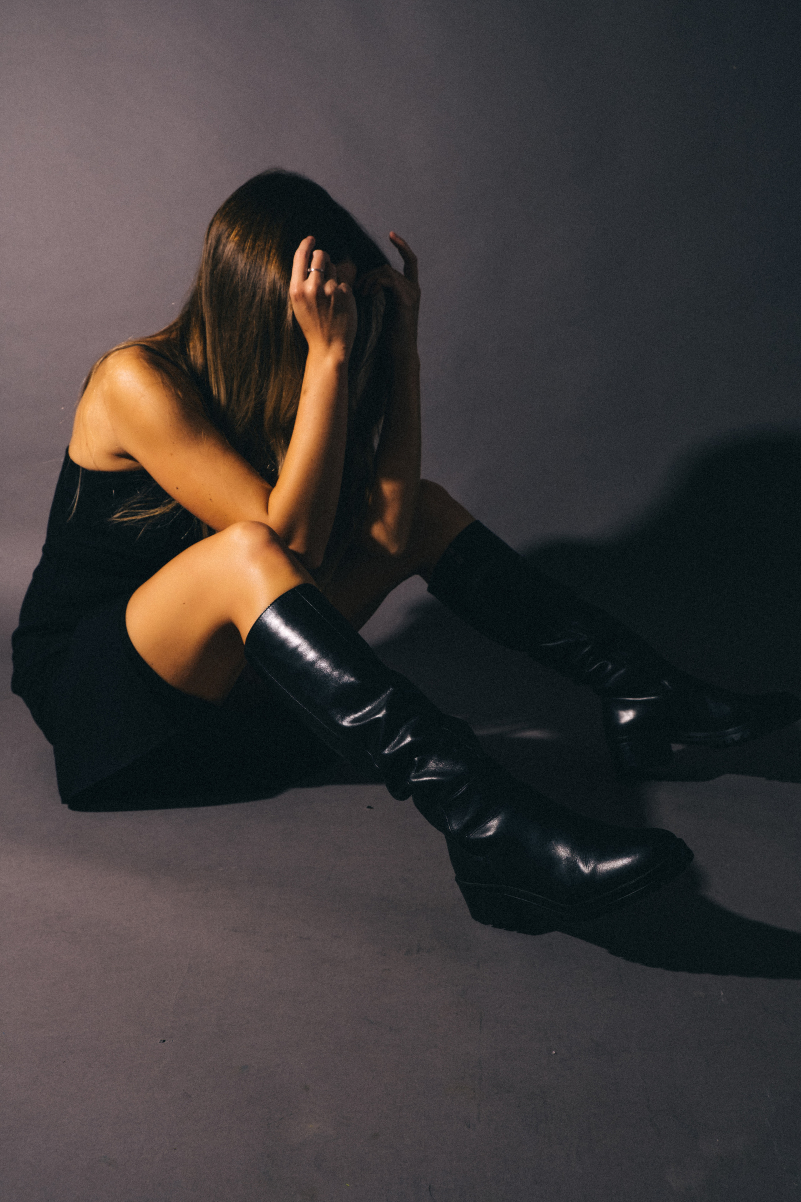 Студия девочки. Не смотри на других, смотри внутрь себя