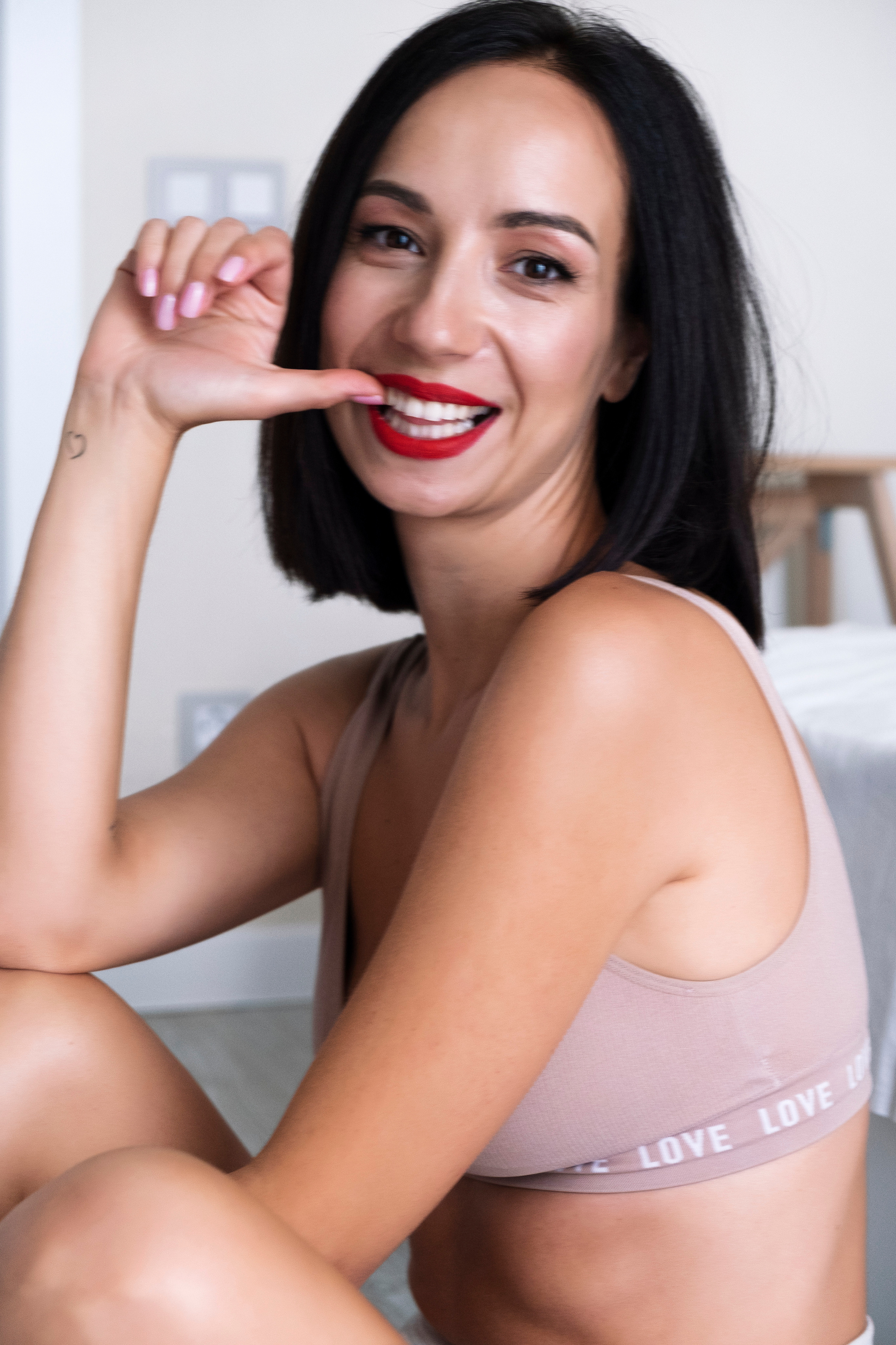 Натали. Не смотри на других, смотри внутрь себя