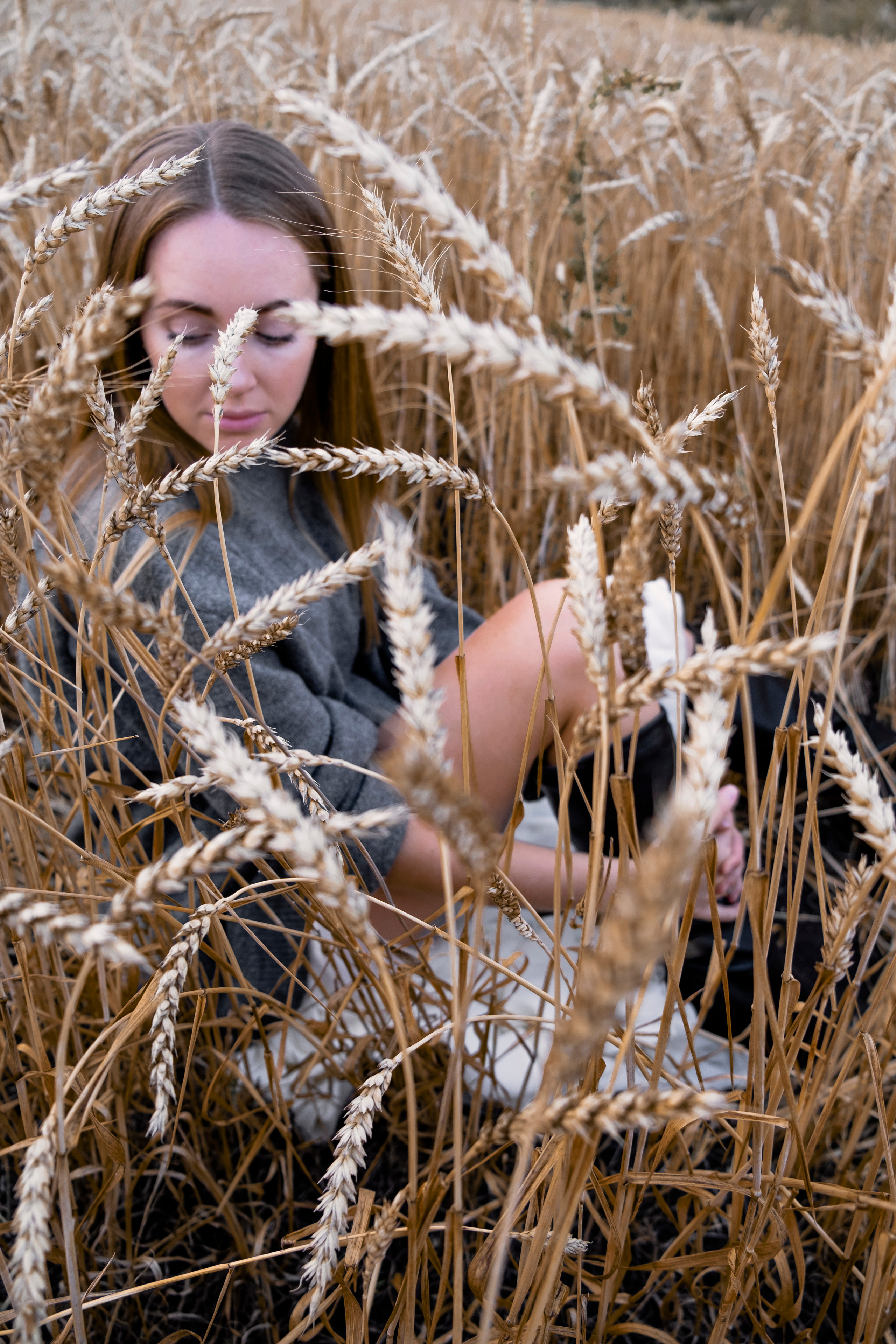 Марина. Не смотри на других, смотри внутрь себя