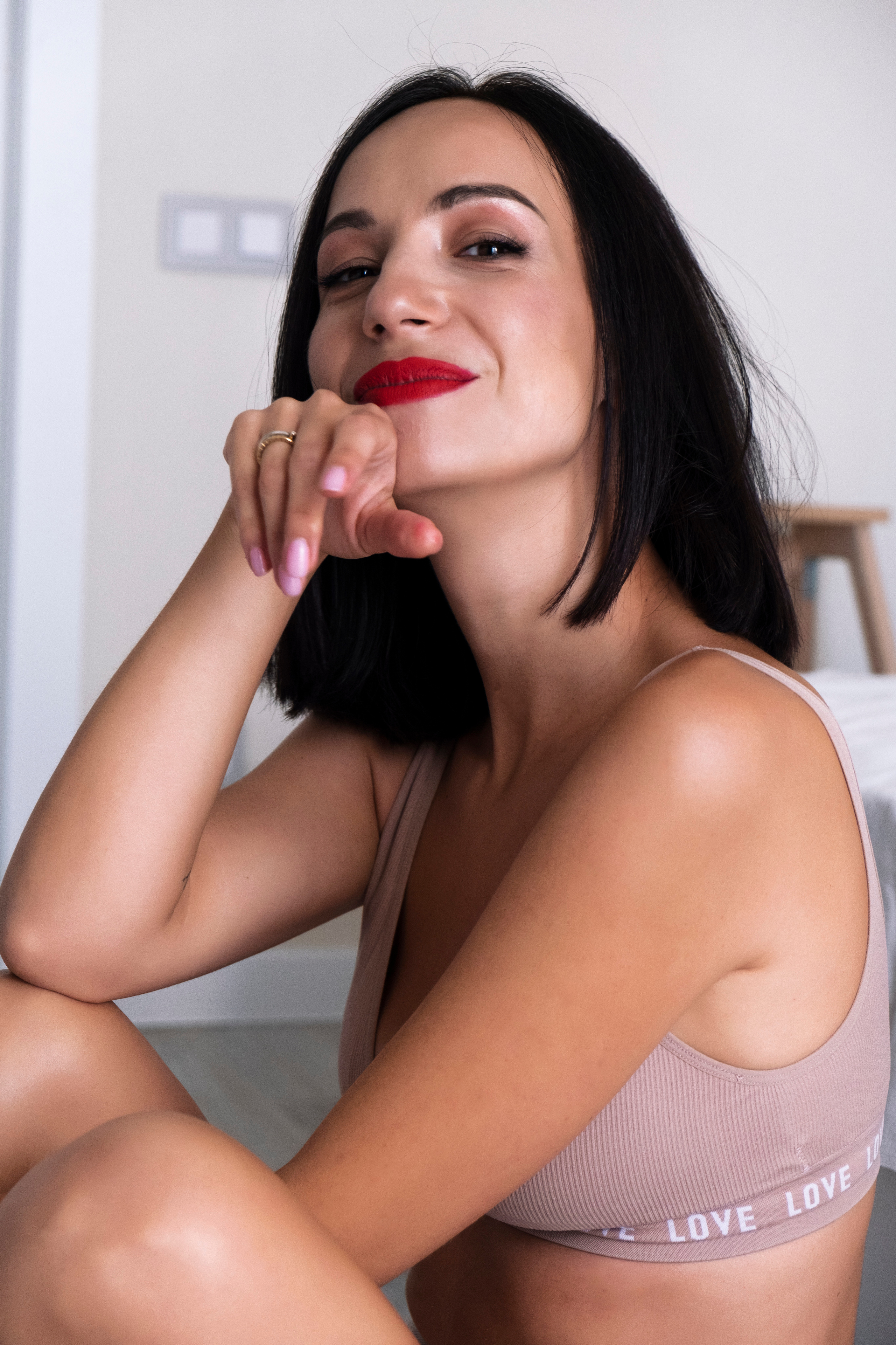 Натали. Не смотри на других, смотри внутрь себя