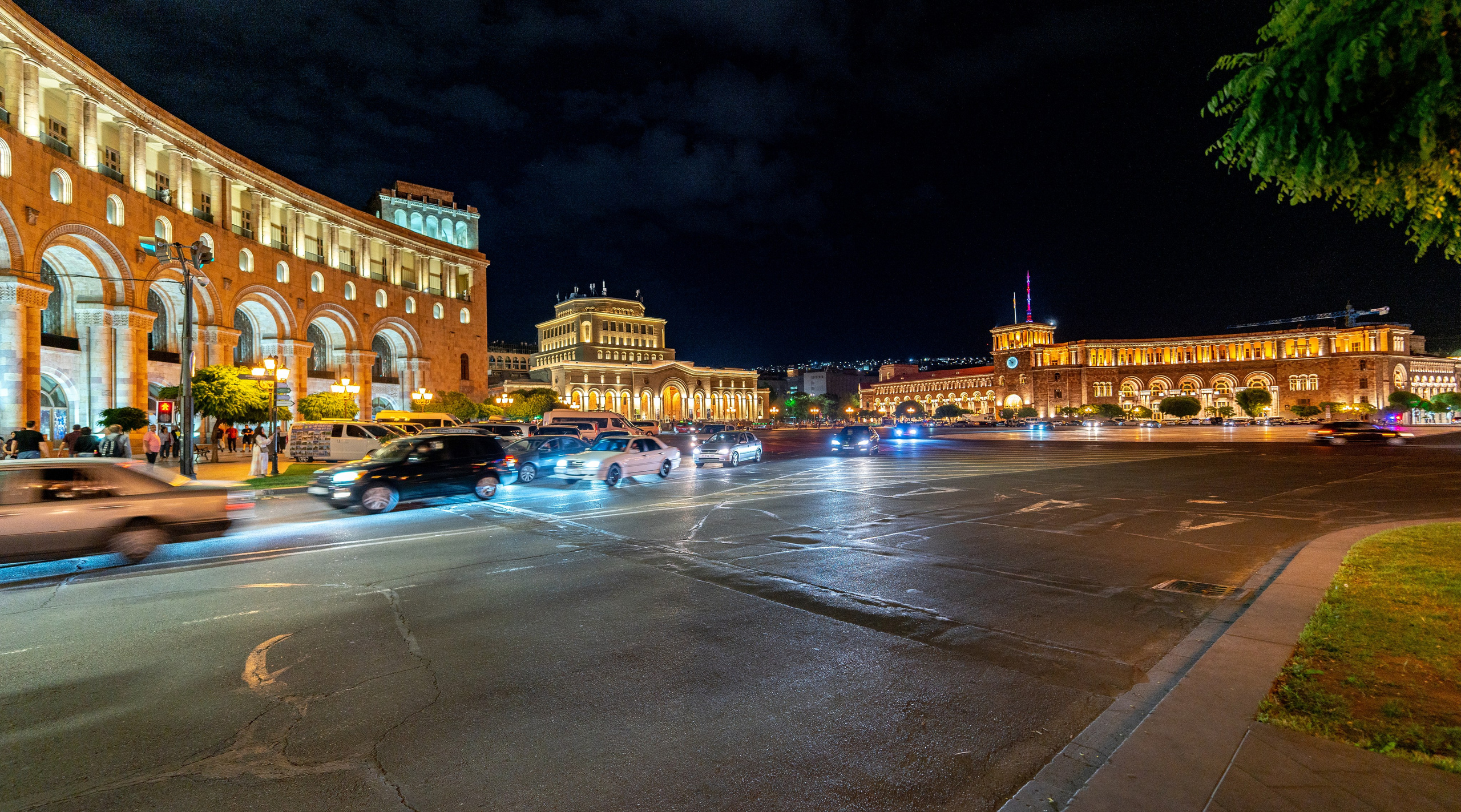 ЕРЕВАН. ПОБУДЬ ЗДЕСЬ И ЦЕЛЕЕ БУДЕТ ЭТОТ МИР