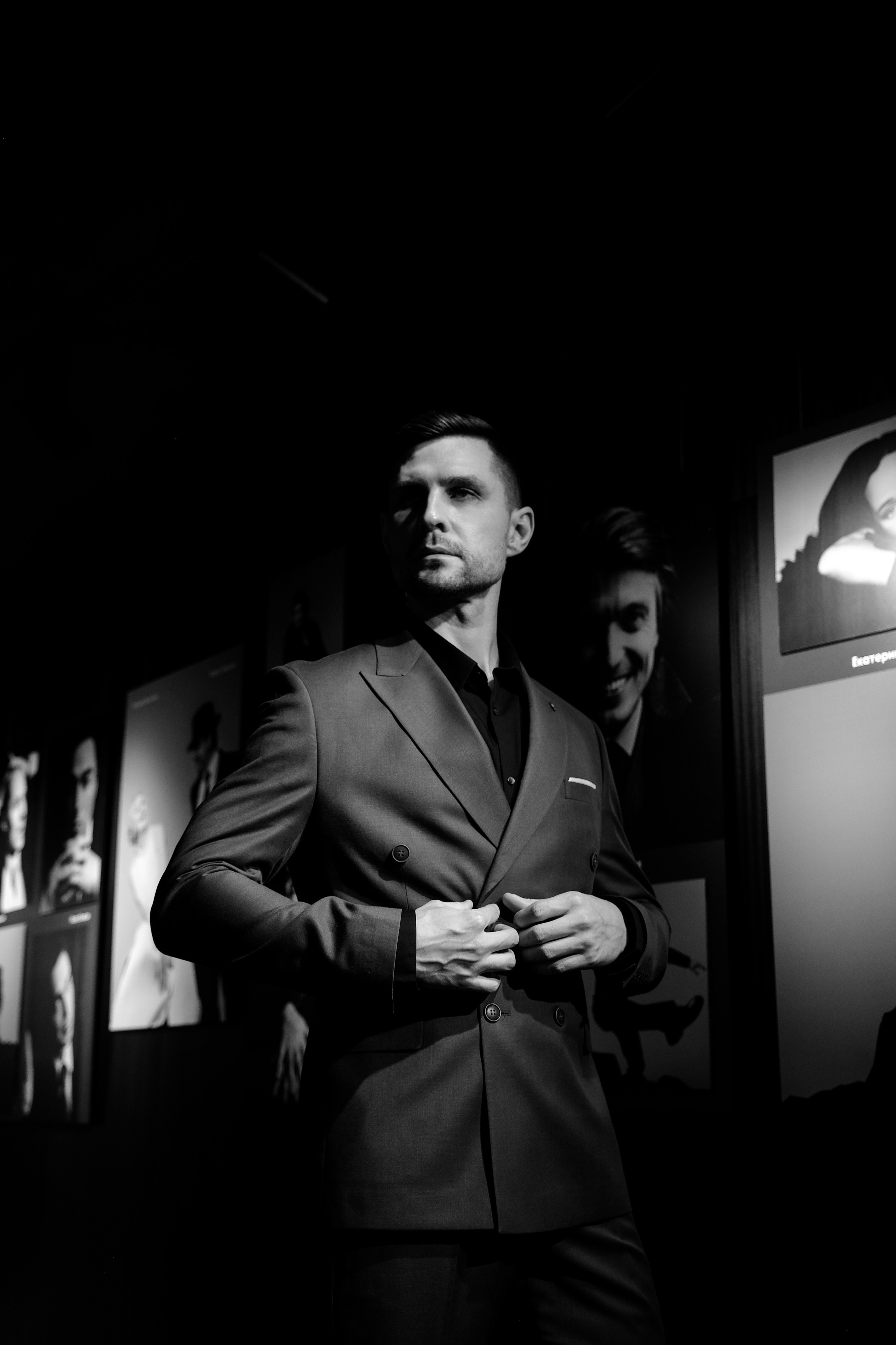 Свадебная фотосессия в театре драмы имени Наума Орлова. Свадебный фотограф в Челябинске Сырчикова Наталья