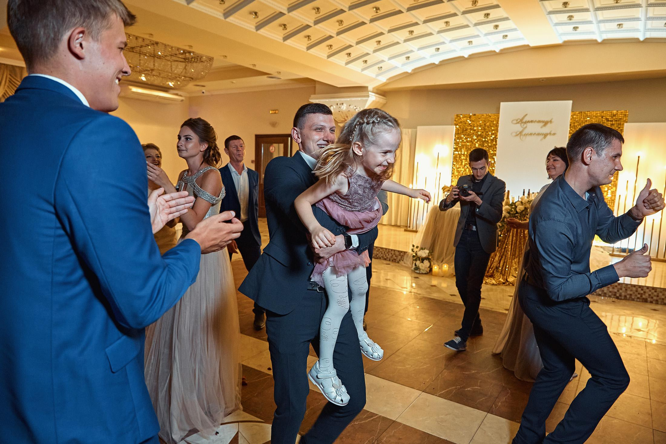 Свадебная съёмка в городе. Свадебный фотограф Антон Артюшин. Работаю в Нижнем Новгороде и Москве