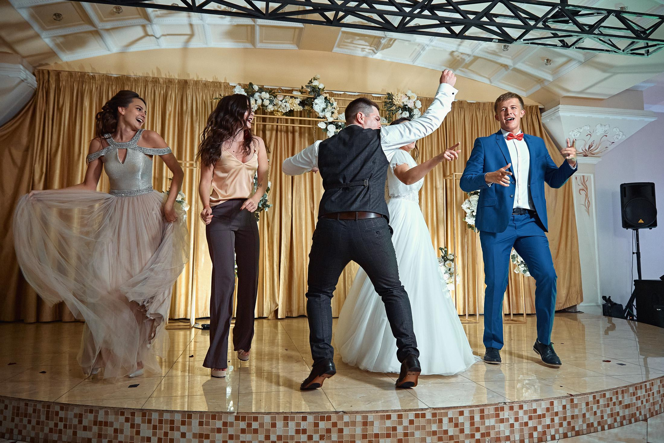 Свадебная съёмка в городе. Свадебный фотограф Антон Артюшин. Работаю в Нижнем Новгороде и Москве