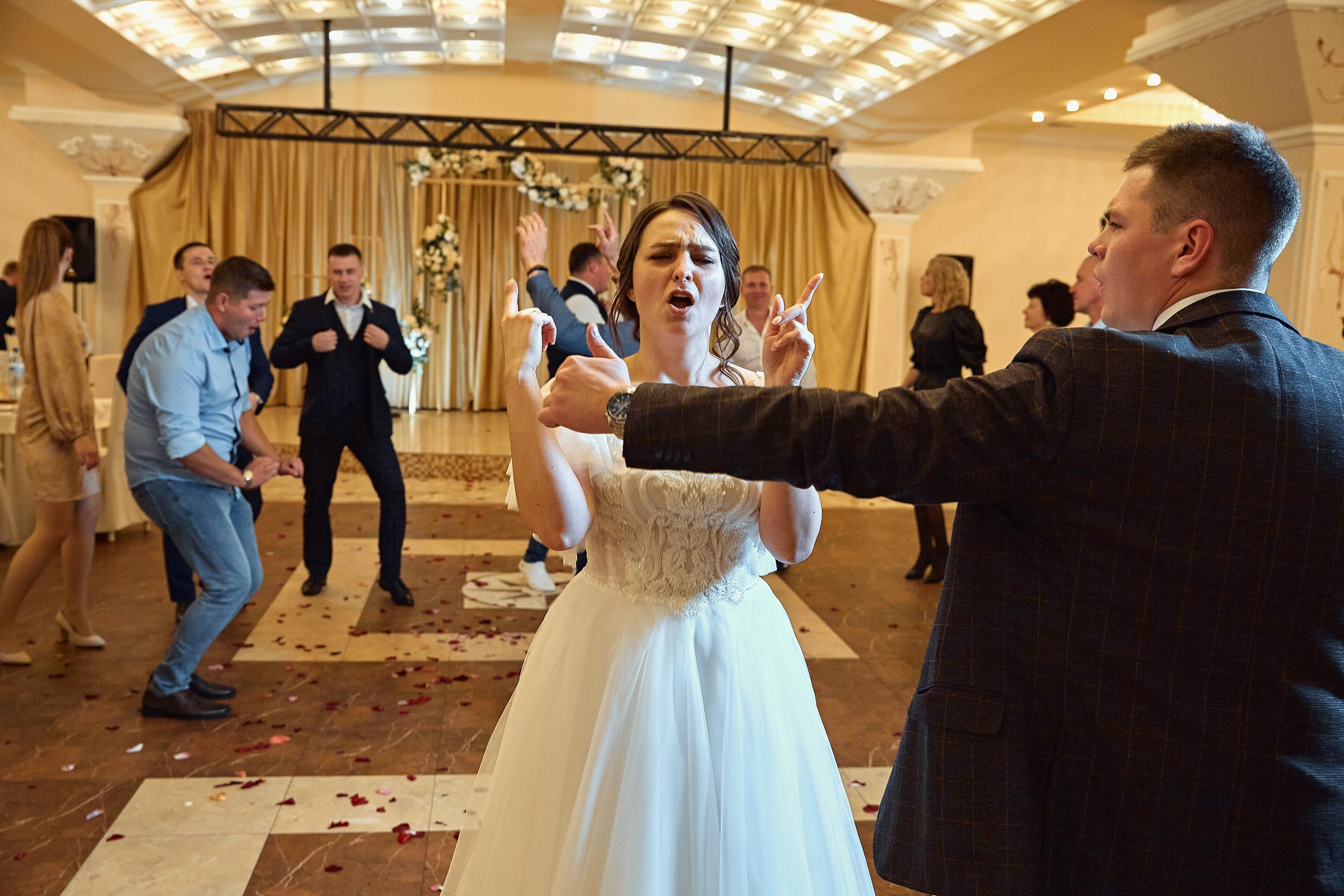 Свадебная съёмка в городе. Свадебный фотограф Антон Артюшин. Работаю в Нижнем Новгороде и Москве