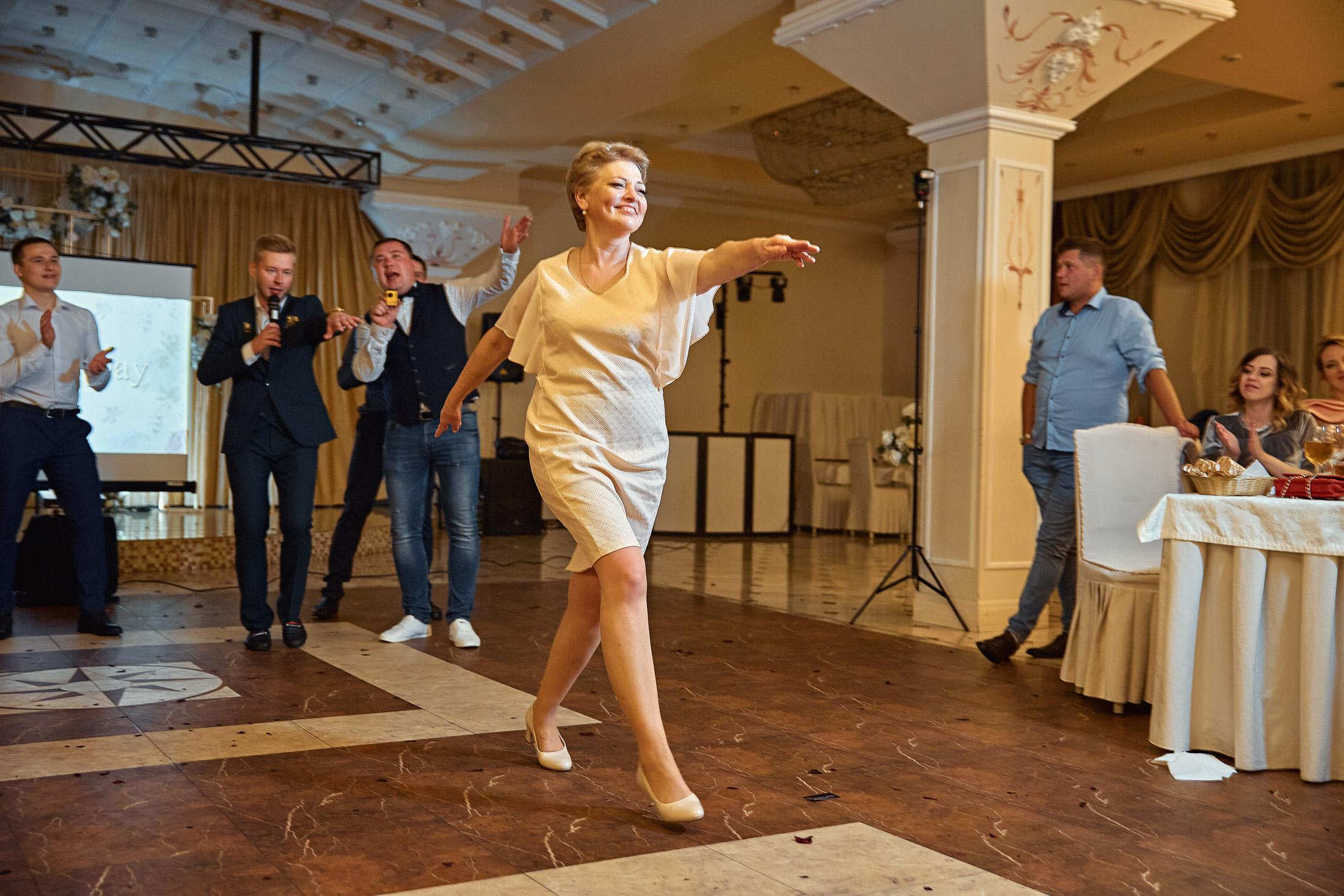 Свадебная съёмка в городе. Свадебный фотограф Антон Артюшин. Работаю в Нижнем Новгороде и Москве