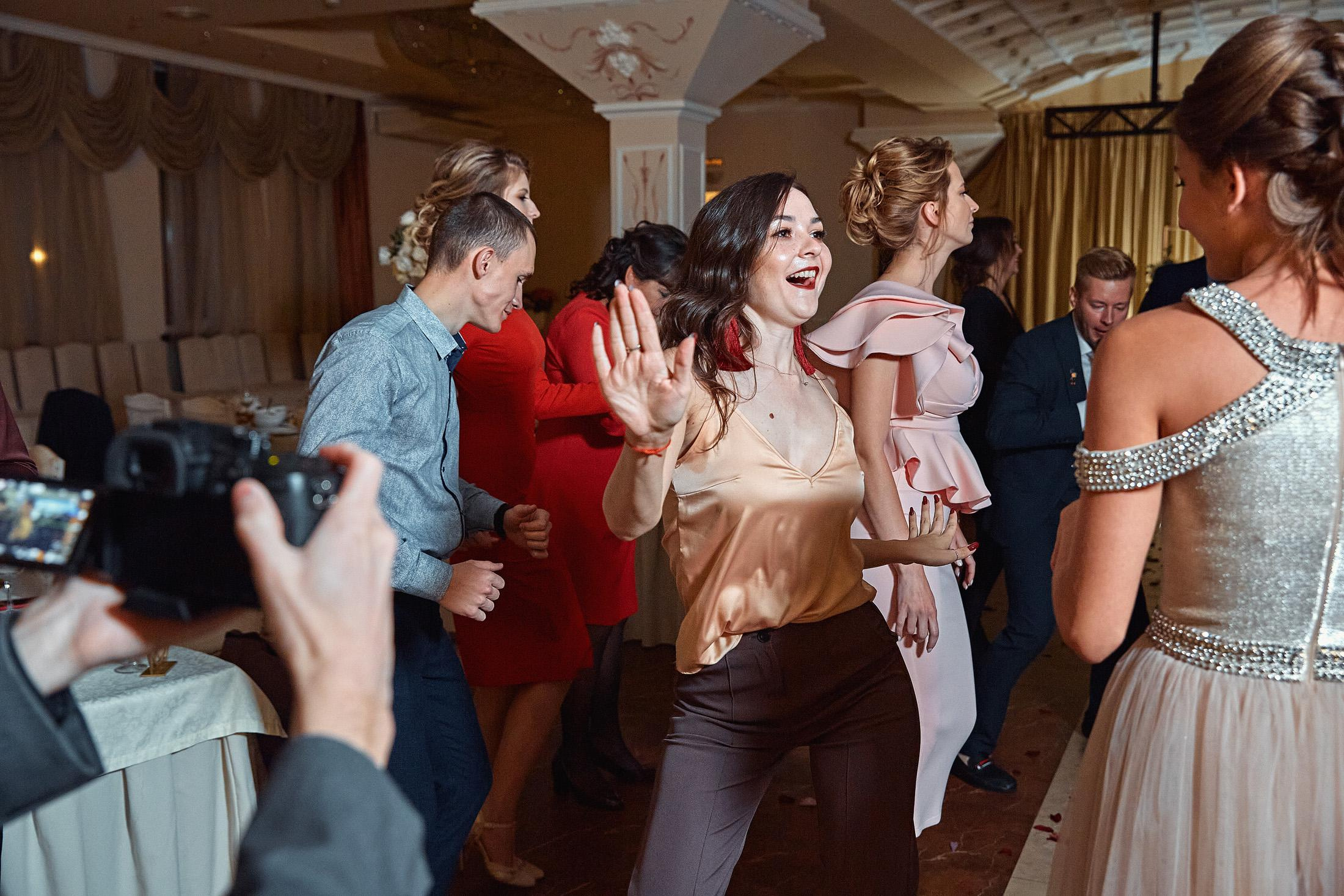 Свадебная съёмка в городе. Свадебный фотограф Антон Артюшин. Работаю в Нижнем Новгороде и Москве