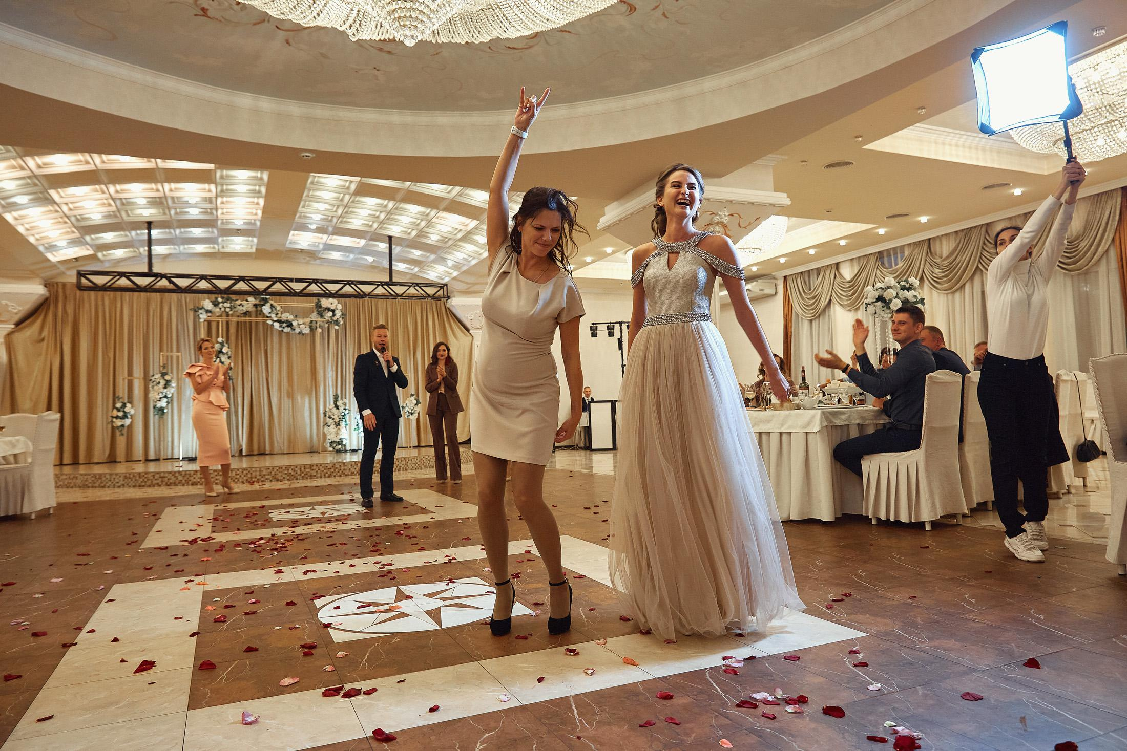 Свадебная съёмка в городе. Свадебный фотограф Антон Артюшин. Работаю в Нижнем Новгороде и Москве