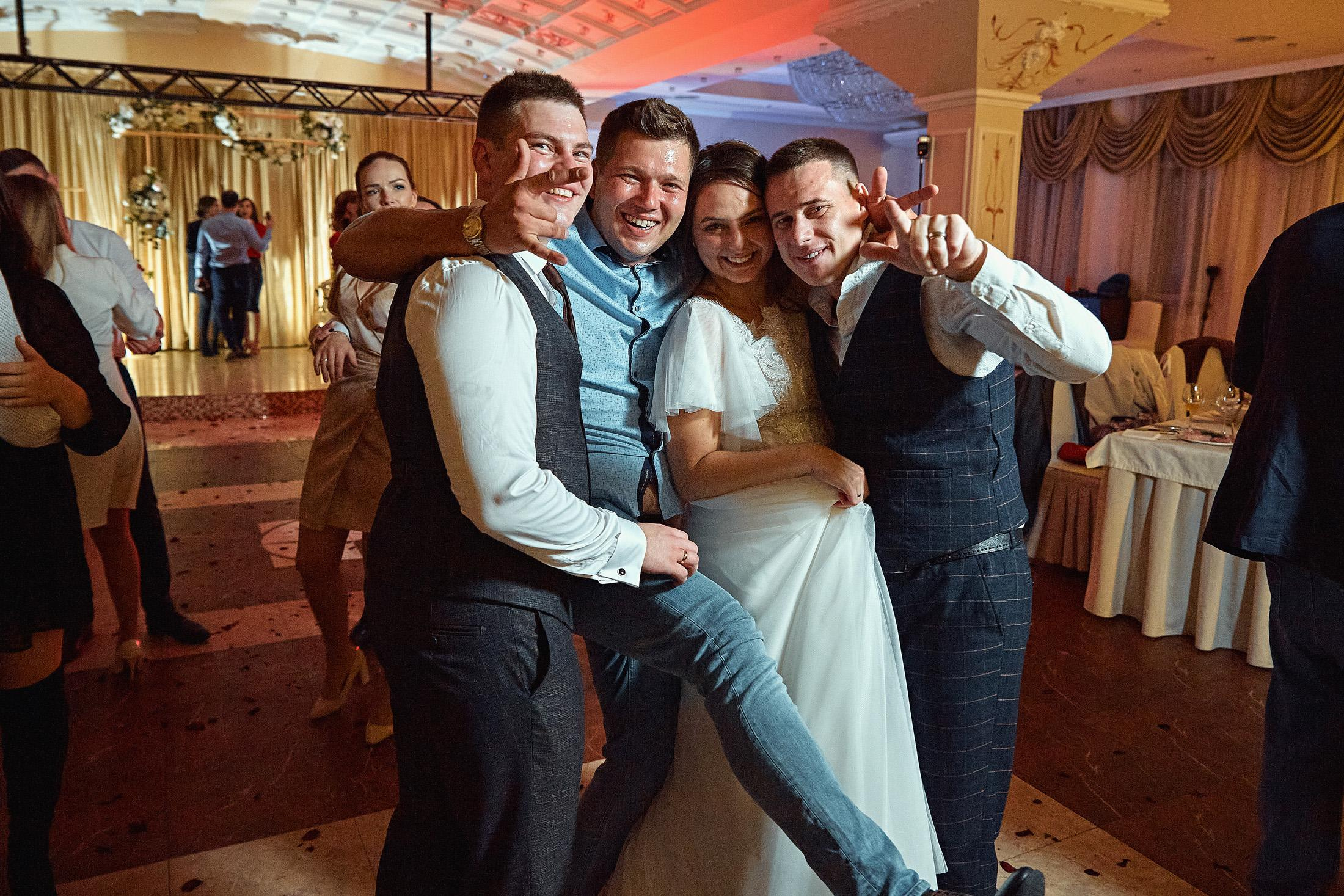 Свадебная съёмка в городе. Свадебный фотограф Антон Артюшин. Работаю в Нижнем Новгороде и Москве