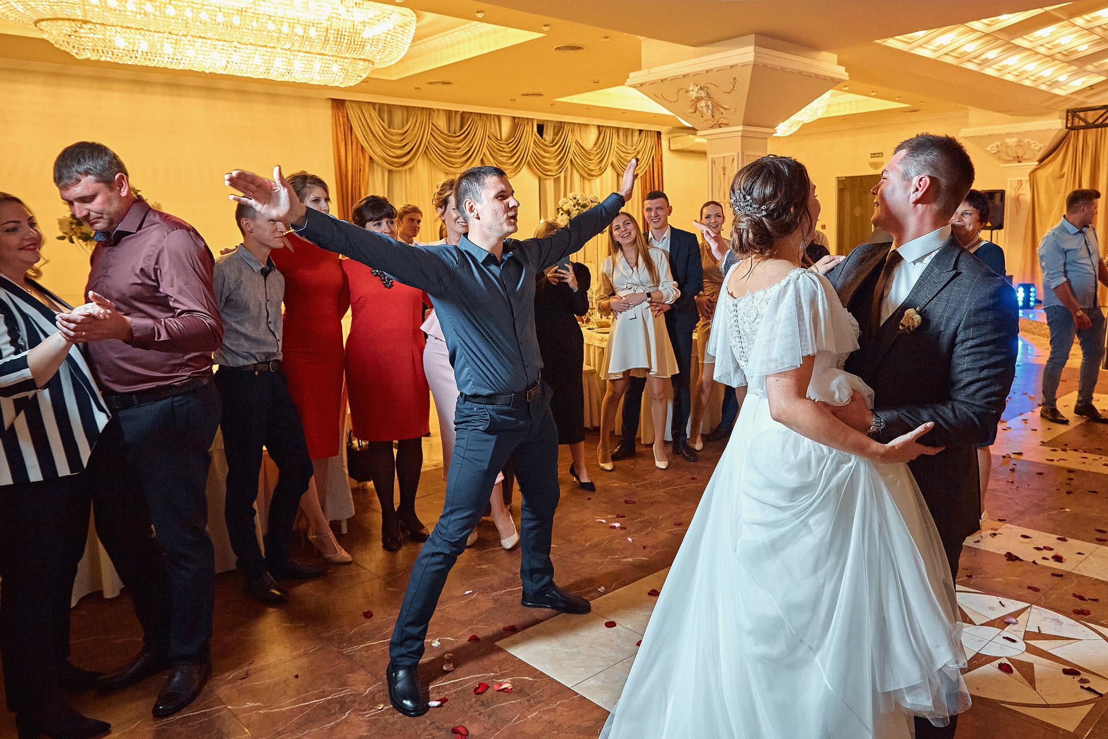 Свадебная съёмка в городе. Свадебный фотограф Антон Артюшин. Работаю в Нижнем Новгороде и Москве