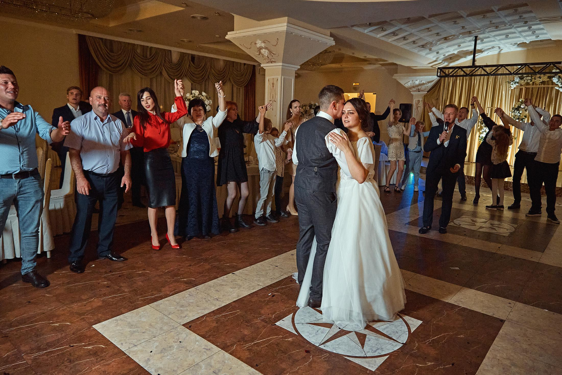 Свадебная съёмка в городе. Свадебный фотограф Антон Артюшин. Работаю в Нижнем Новгороде и Москве