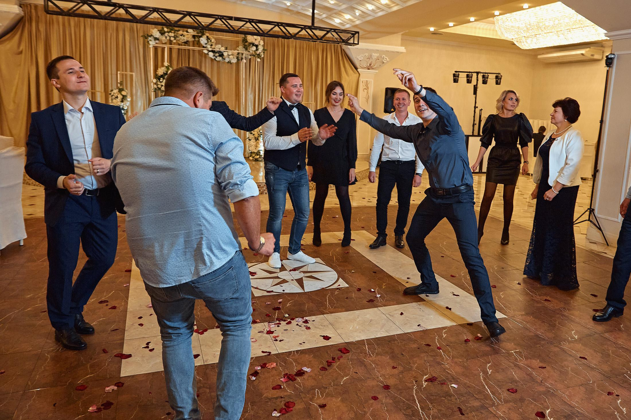 Свадебная съёмка в городе. Свадебный фотограф Антон Артюшин. Работаю в Нижнем Новгороде и Москве