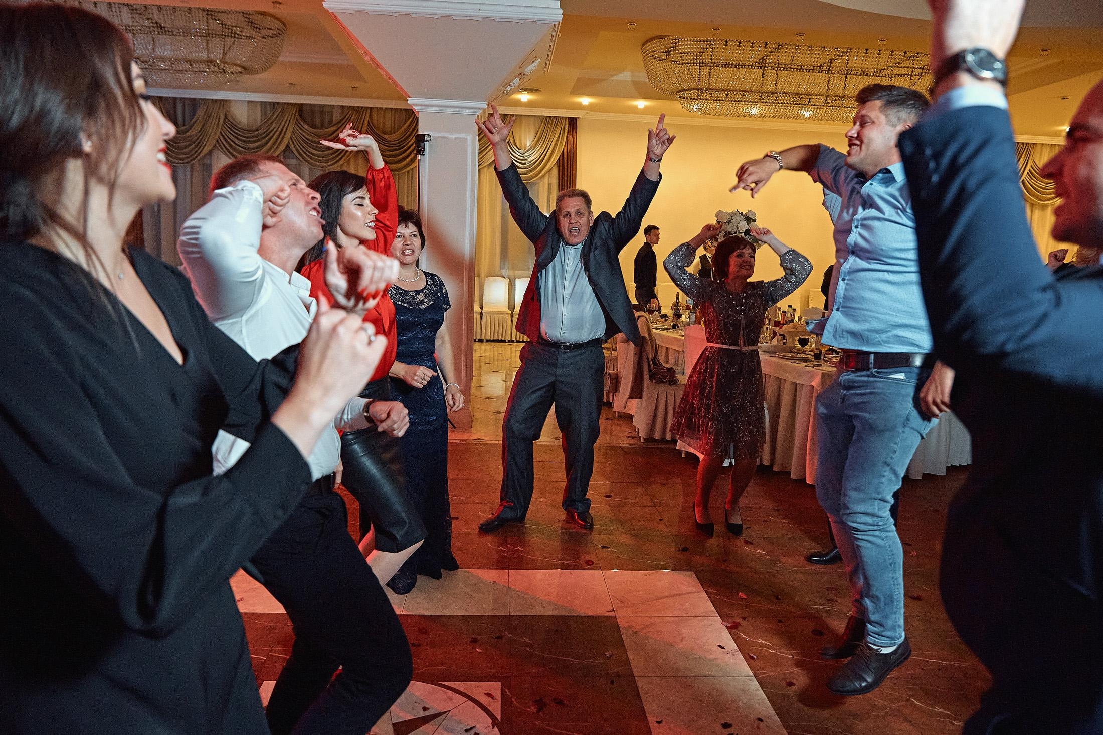 Свадебная съёмка в городе. Свадебный фотограф Антон Артюшин. Работаю в Нижнем Новгороде и Москве