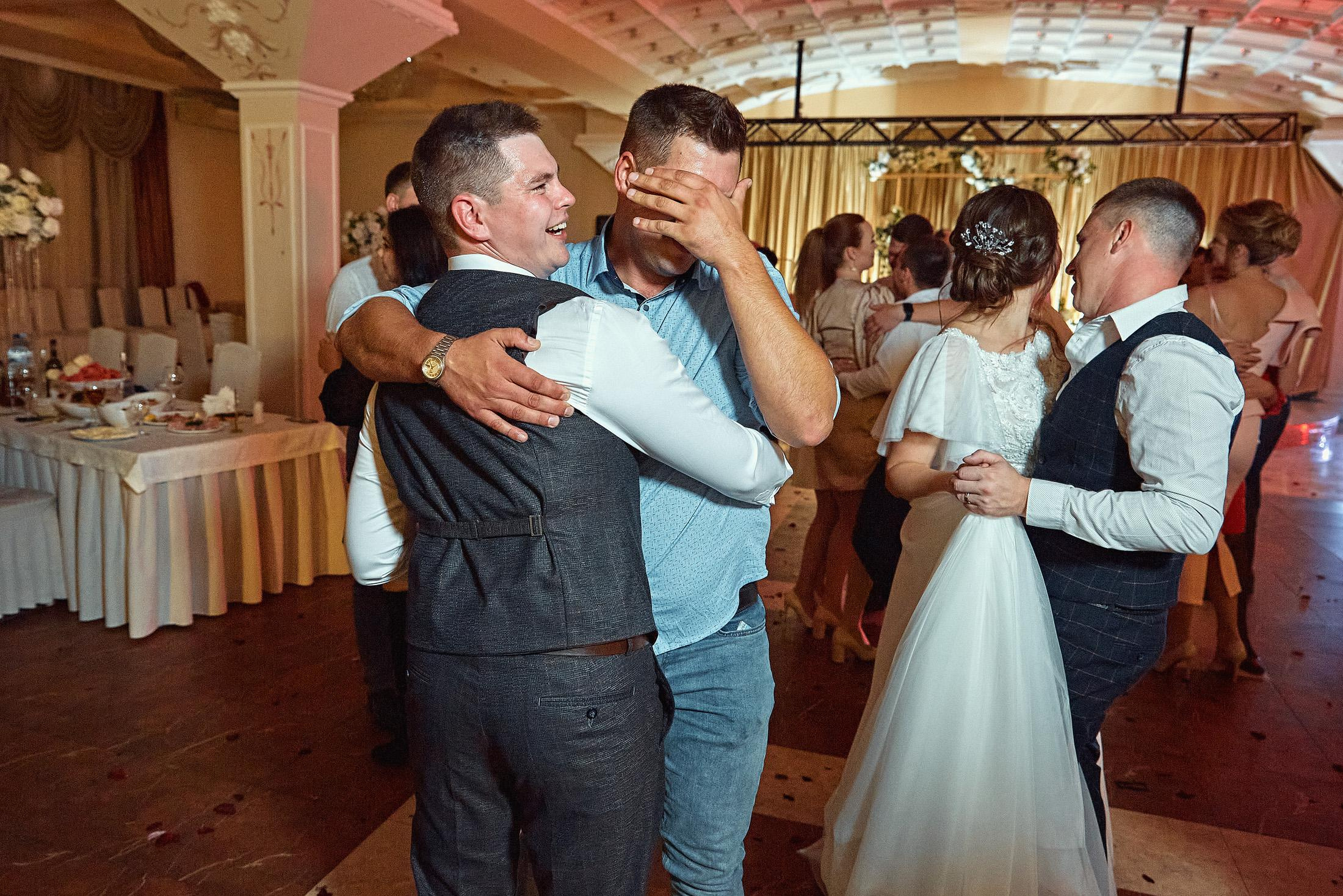 Свадебная съёмка в городе. Свадебный фотограф Антон Артюшин. Работаю в Нижнем Новгороде и Москве