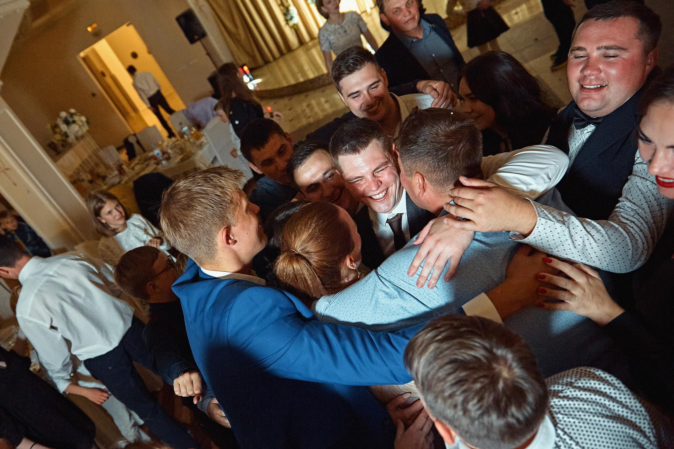 Свадебная съёмка в городе. Свадебный фотограф Антон Артюшин. Работаю в Нижнем Новгороде и Москве