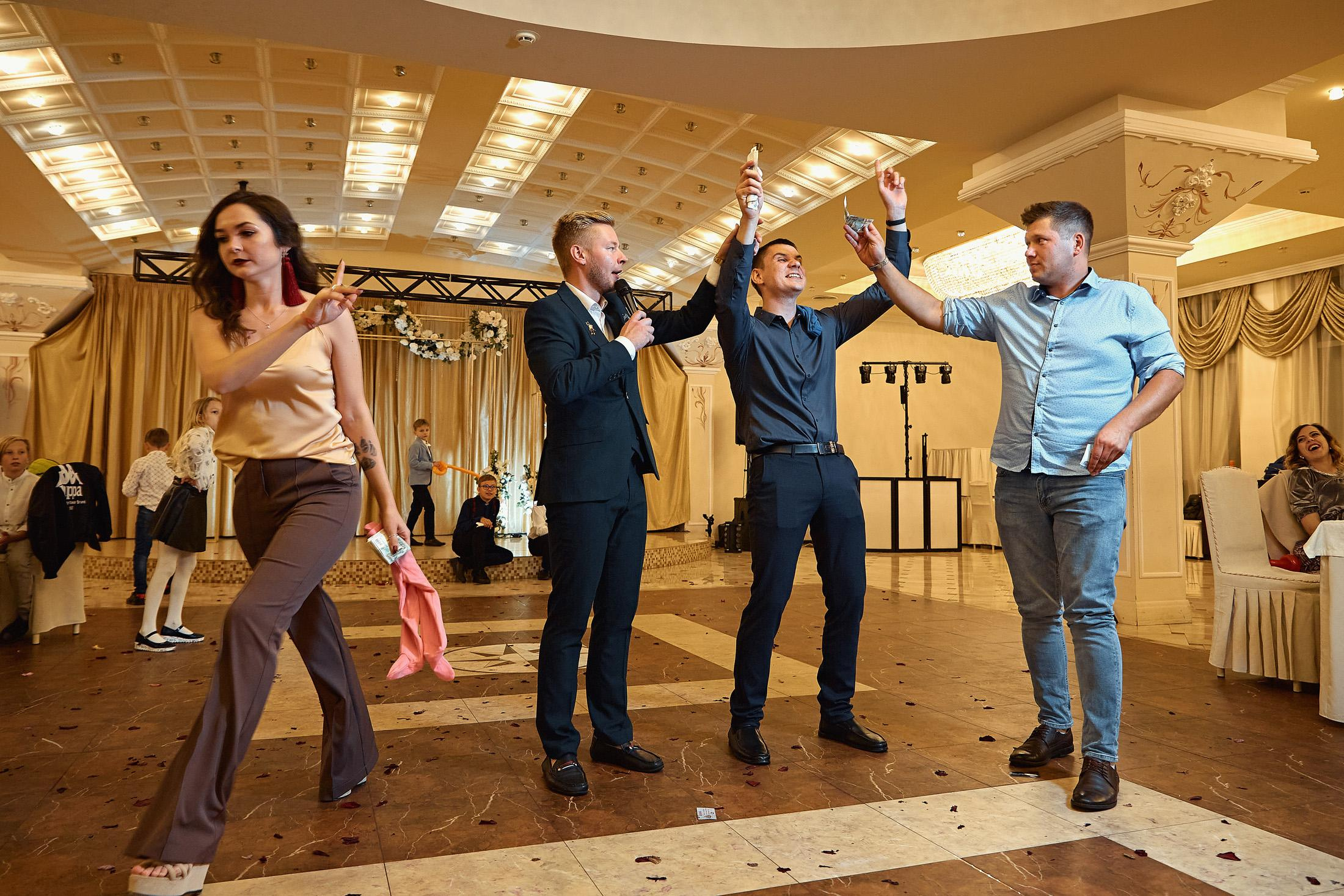 Свадебная съёмка в городе. Свадебный фотограф Антон Артюшин. Работаю в Нижнем Новгороде и Москве