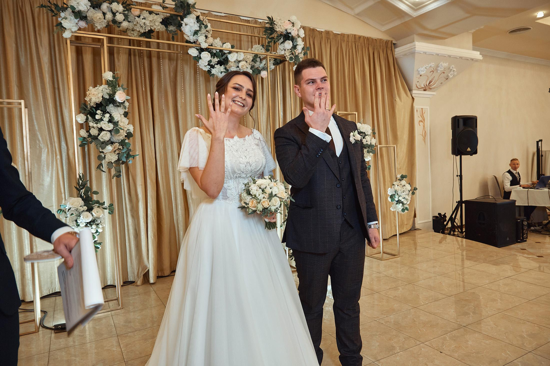 Свадебная съёмка в городе. Свадебный фотограф Антон Артюшин. Работаю в Нижнем Новгороде и Москве