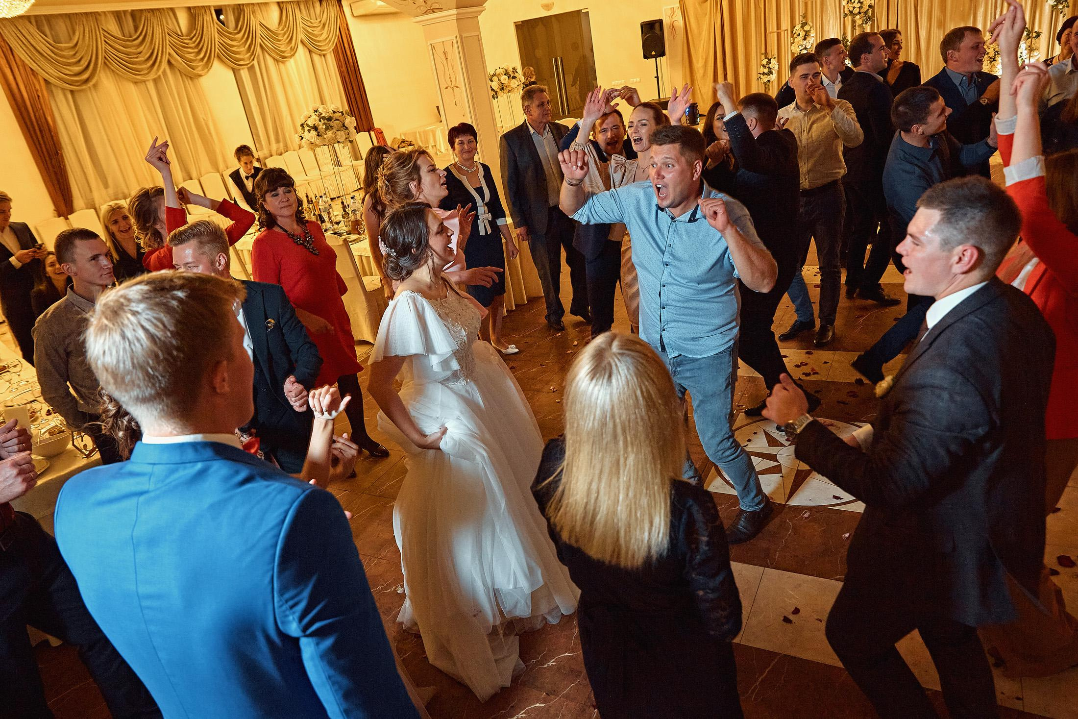 Свадебная съёмка в городе. Свадебный фотограф Антон Артюшин. Работаю в Нижнем Новгороде и Москве