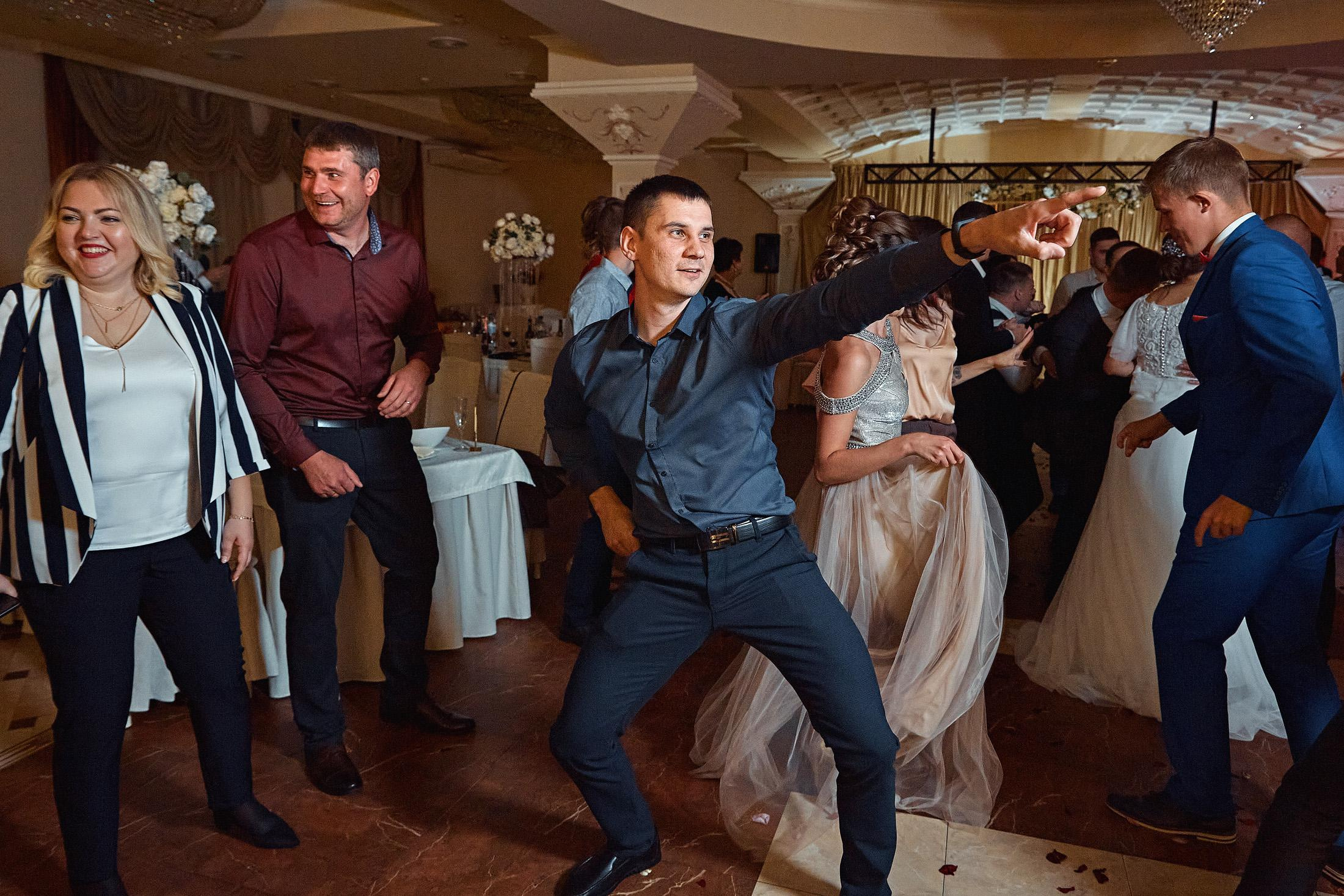 Свадебная съёмка в городе. Свадебный фотограф Антон Артюшин. Работаю в Нижнем Новгороде и Москве