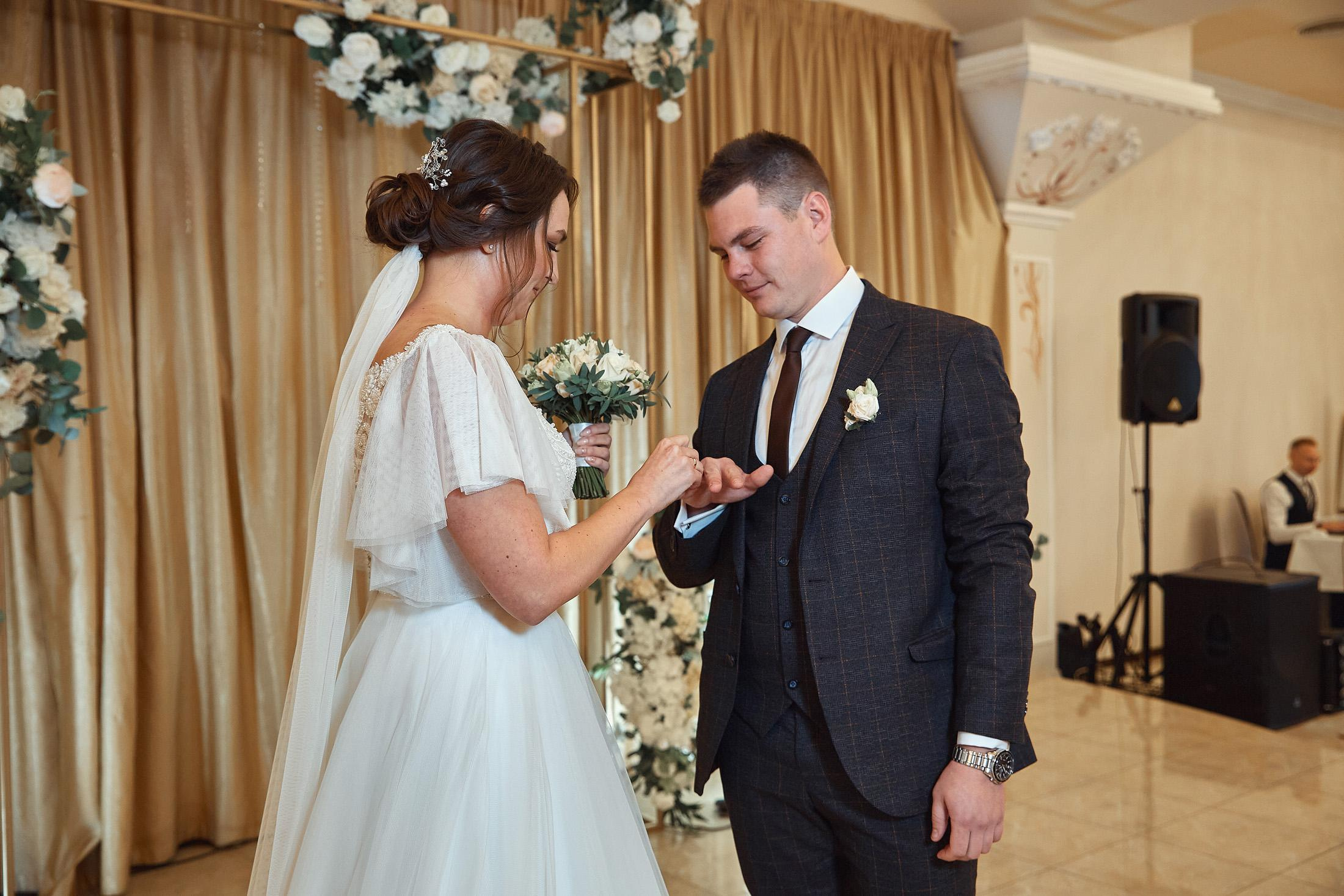 Свадебная съёмка в городе. Свадебный фотограф Антон Артюшин. Работаю в Нижнем Новгороде и Москве