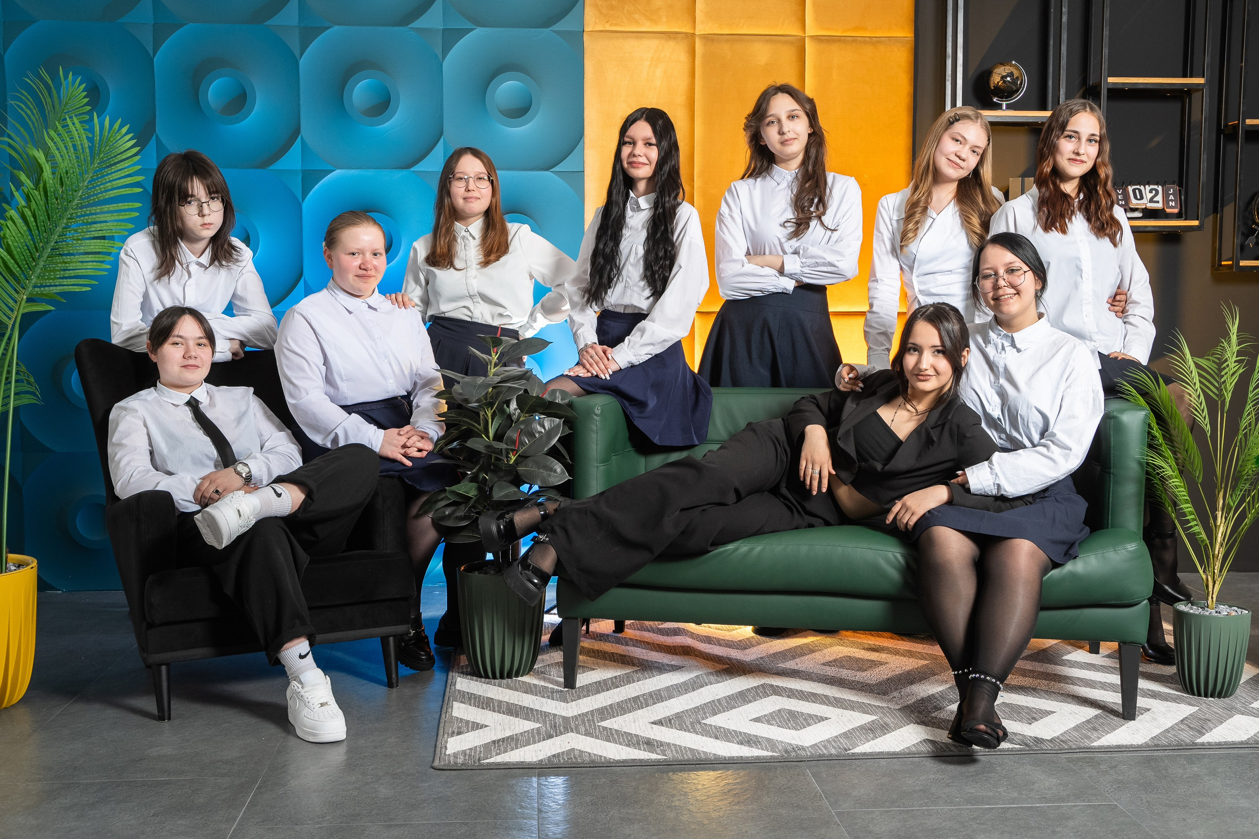 Выпускная фотосессия в фотостудии. Выпускные альбомы Нижнекамск Набережные Челны Фотостудия Небо