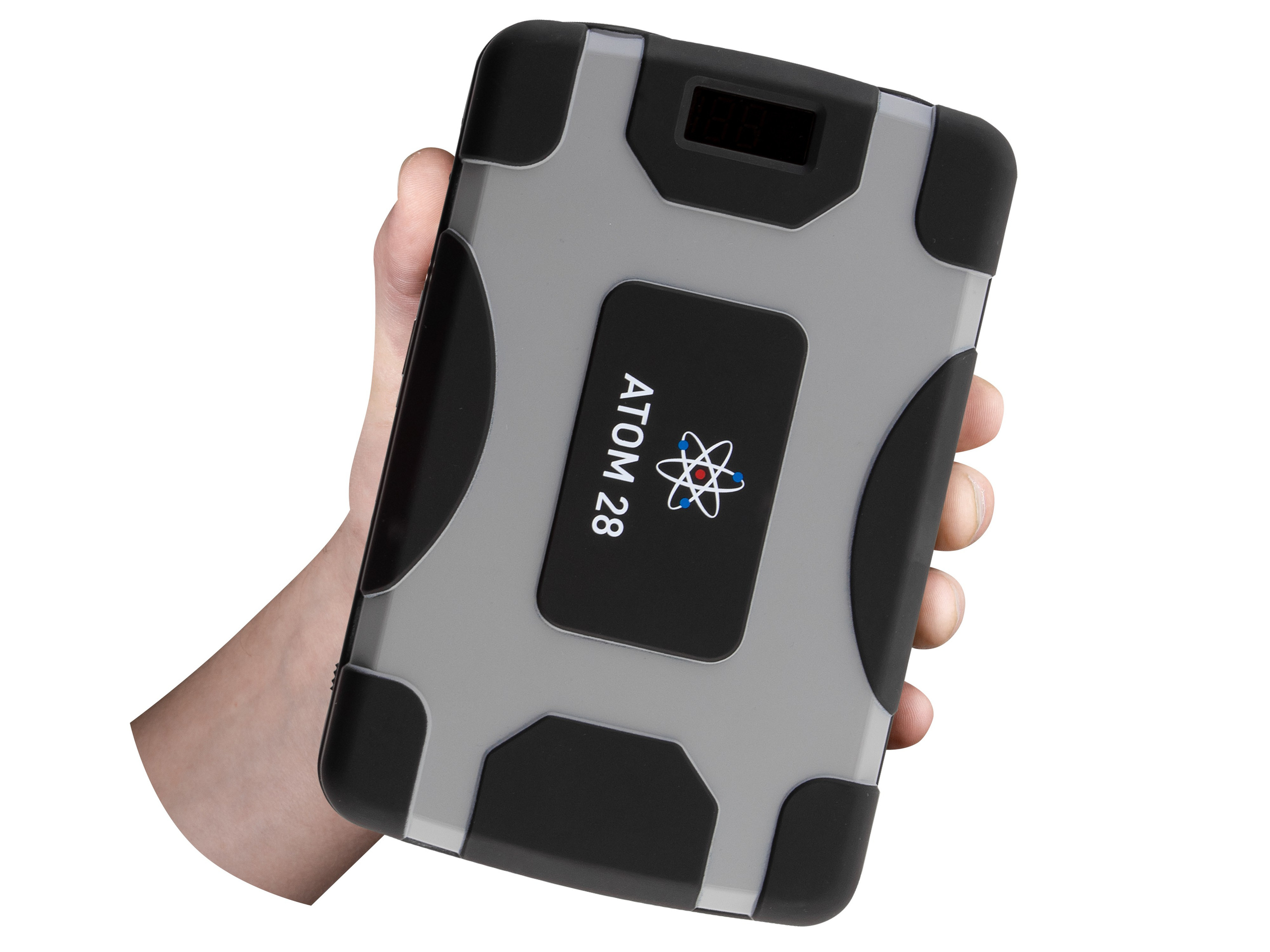 Пускач ATOM 28 в руке