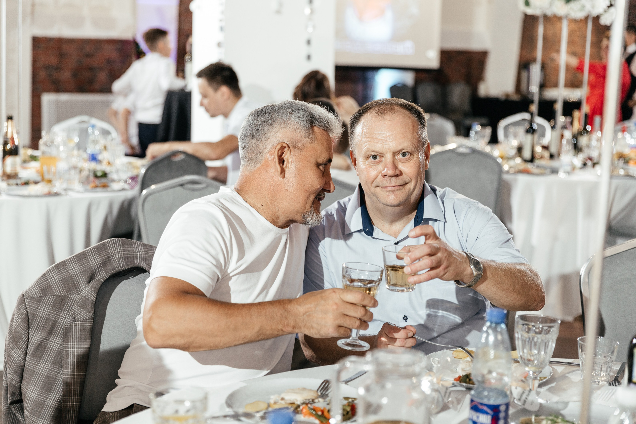 Свадебный фотограф Уфа — Руслан ГабдлисламовЖивые эмоции, красивые кадры, воспоминания на всю жизнь.Работаю по всей Республике Башкортоста. Свадебный фотограф Уфа Руслан Габдлисламов