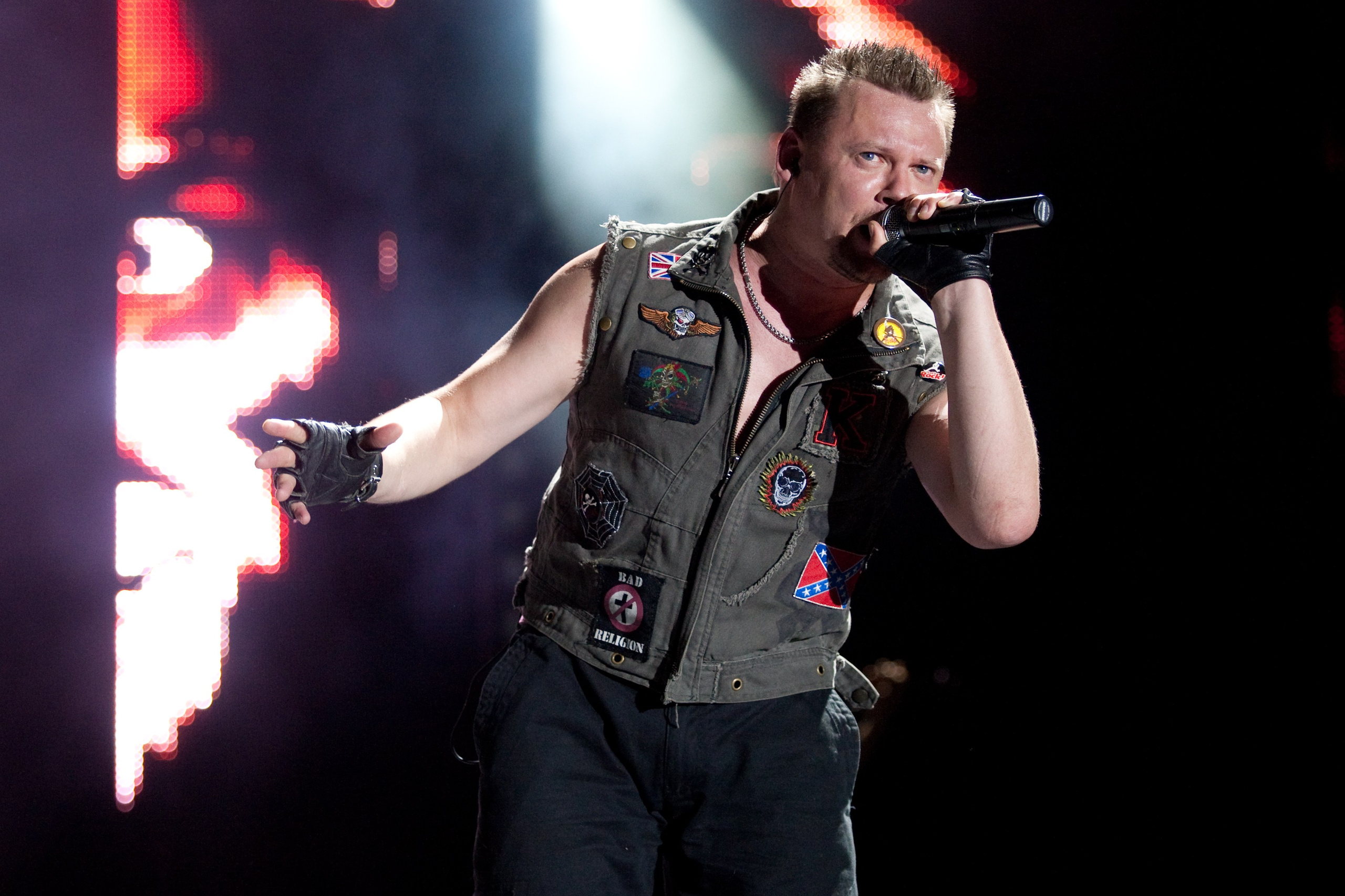 Андрей Князев во время выступления группы Король и Шут в Зеленом театре 31 июля 2009 года