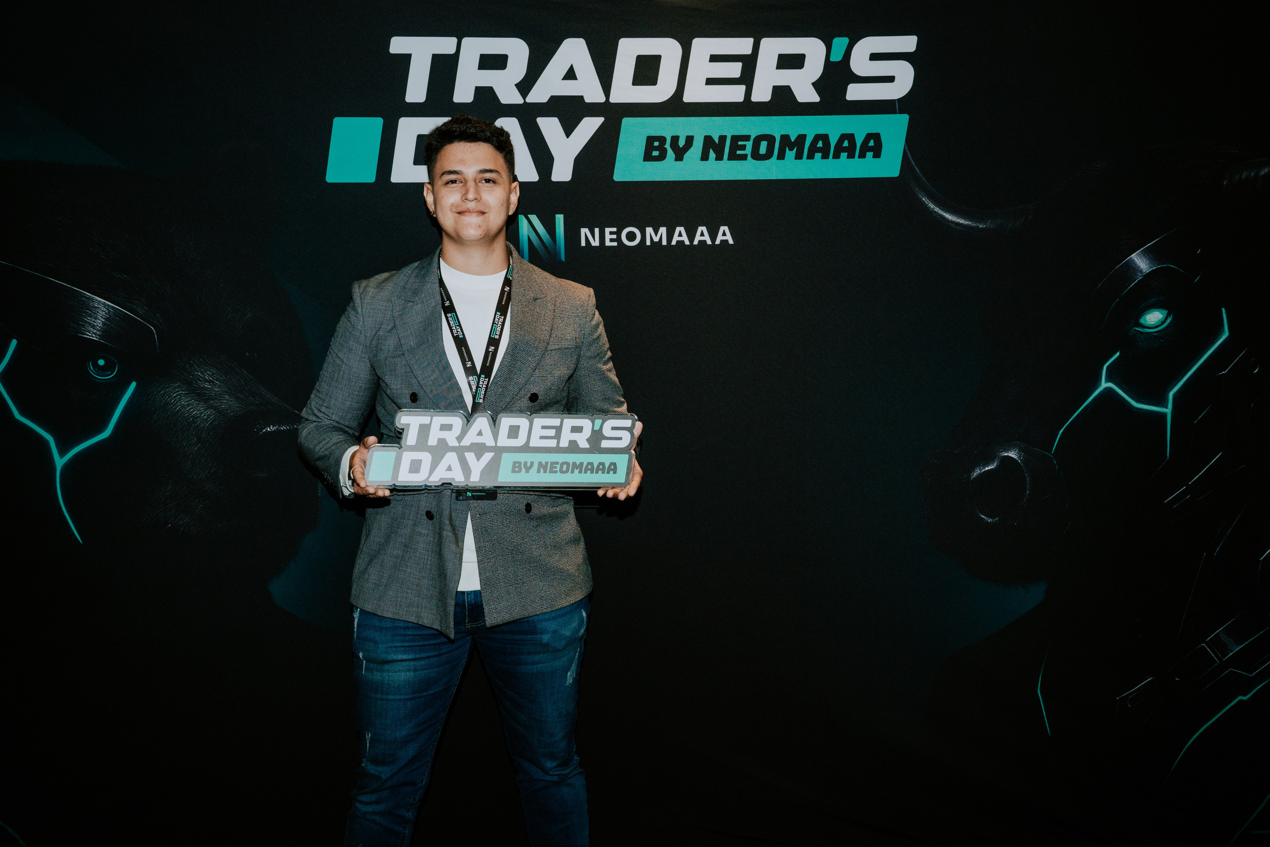 TRADERS DAY By NeomAAA Bogota. NeomAAA Funds Gallery