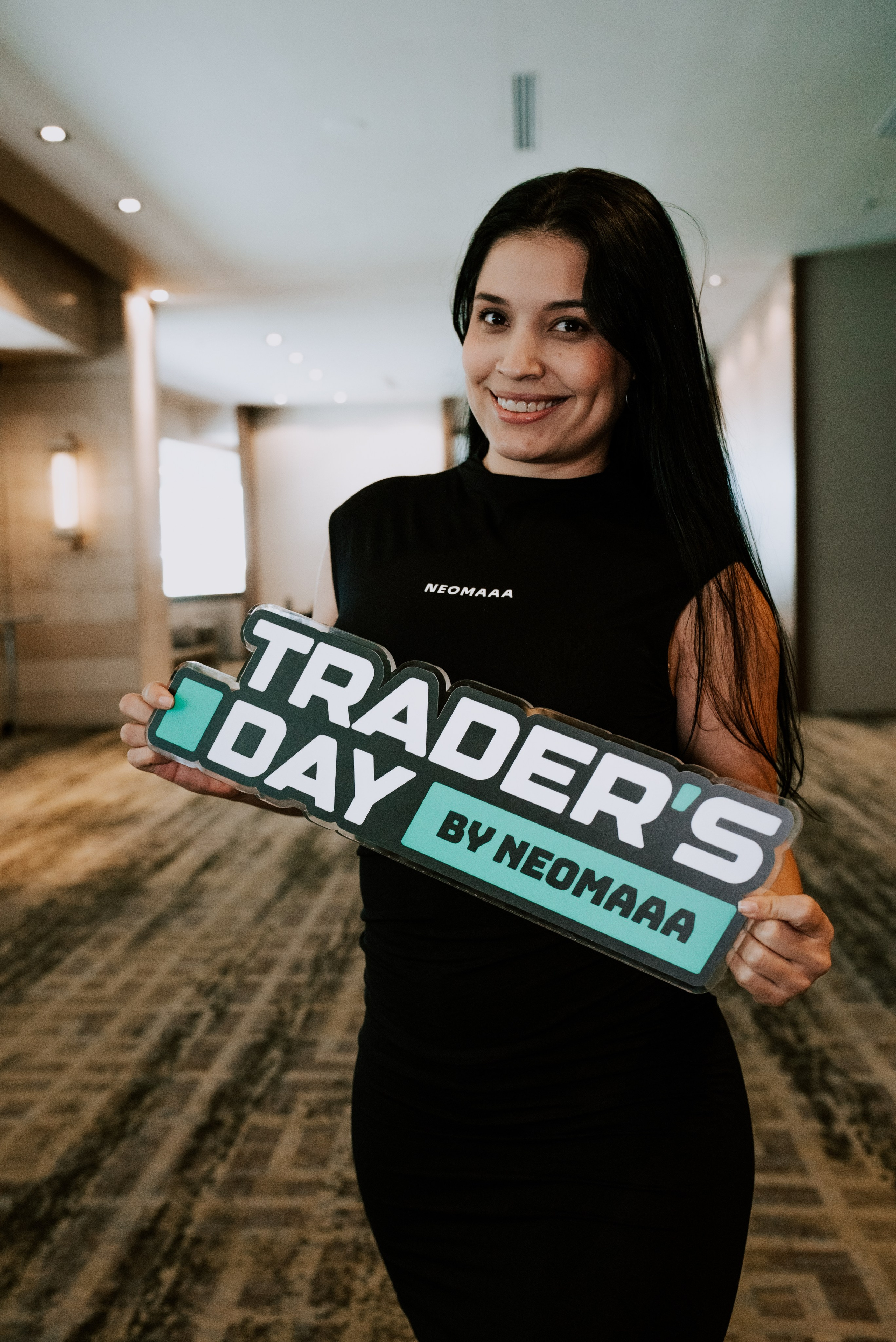 TRADERS DAY By NeomAAA Bogota. NeomAAA Funds Gallery
