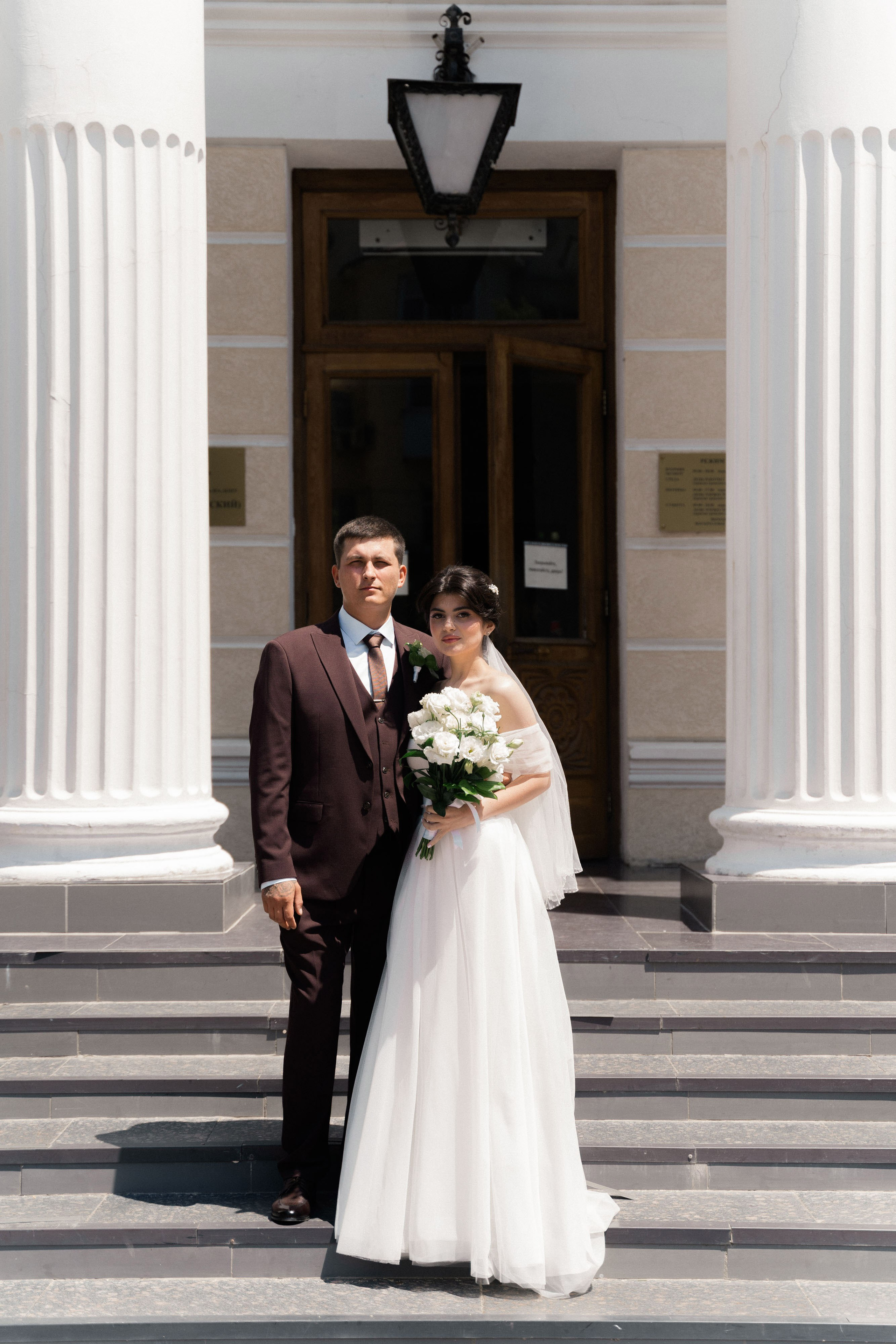 фотосессия на входе Кировского ЗАГСа Ростов на&nbsp;Дону